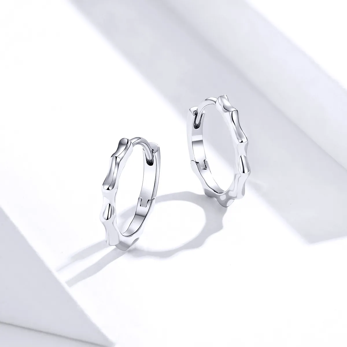 Pandora Style Silver Simple Line Hoop Earrings - SCE843