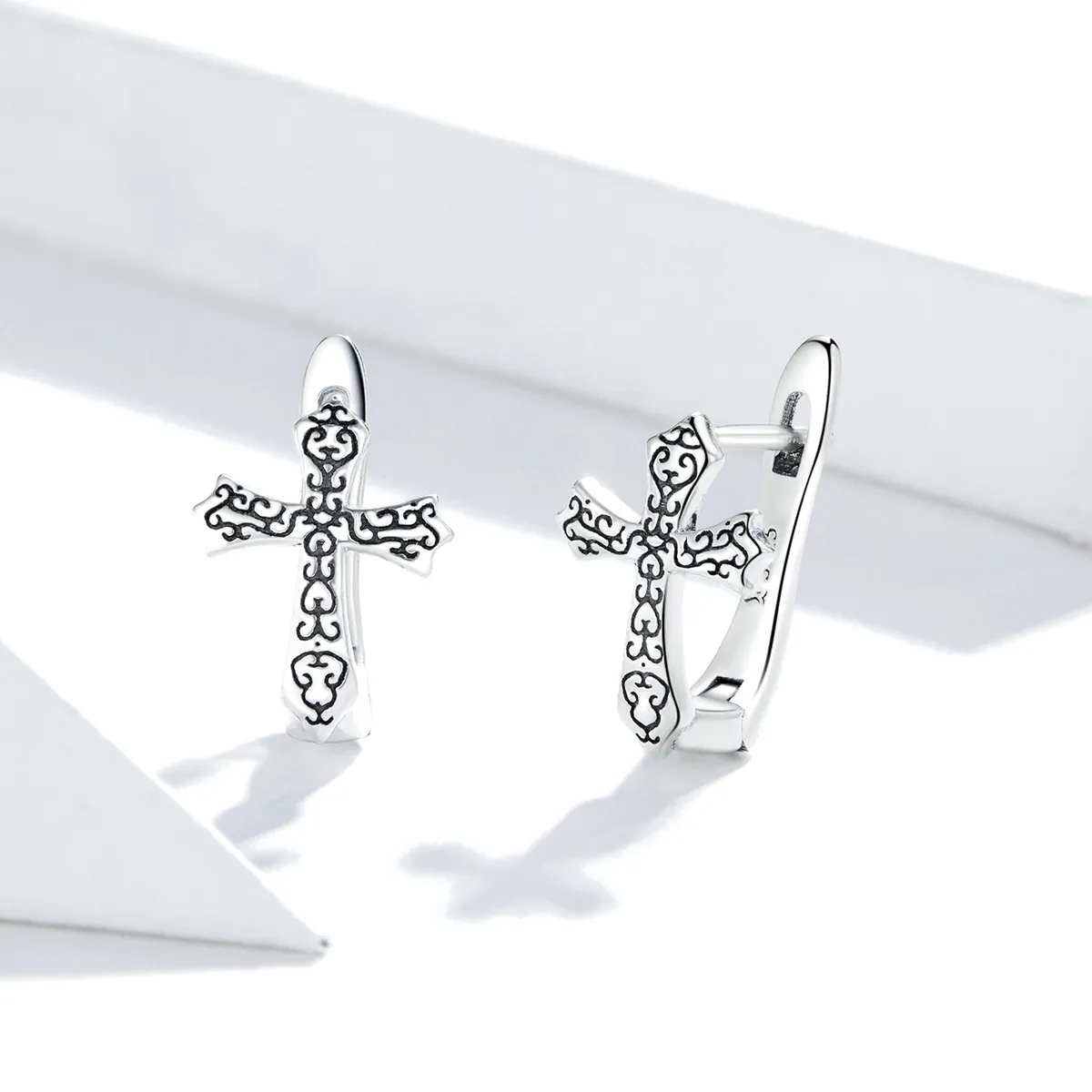 Pandora Style Silver Vine Cross Stud Earrings - SCE943