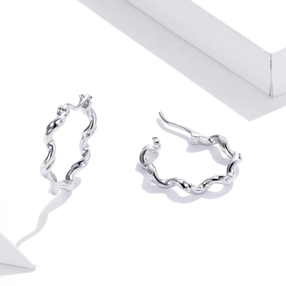 Pandora Style Silver Wave Hoop Earrings - SCE976