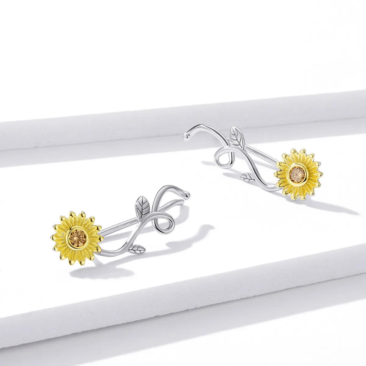 Pandora Style Two Tone Bicolor Fresh Daisy Stud Earrings - BSE394