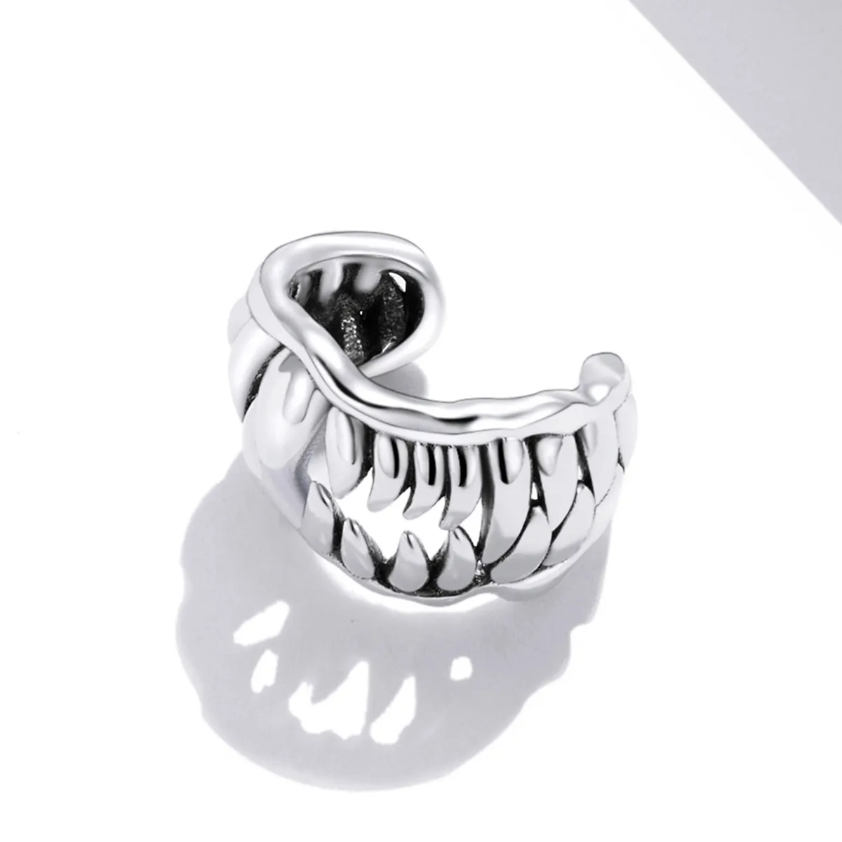 Pandora Style Beast Tooth Ear clip - SCE1203