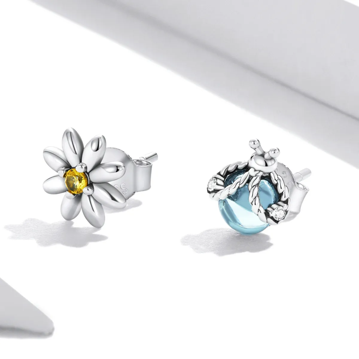 Pandora Style Asymmetric Daisy Ladybug Stud Earrings - SCE1364