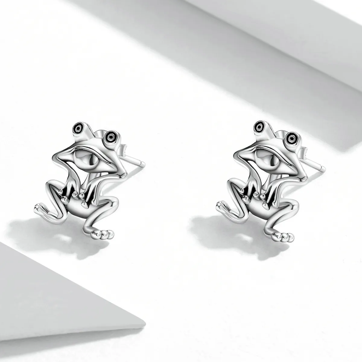 Pandora Style Funny Frog Stud Earrings - SCE1324