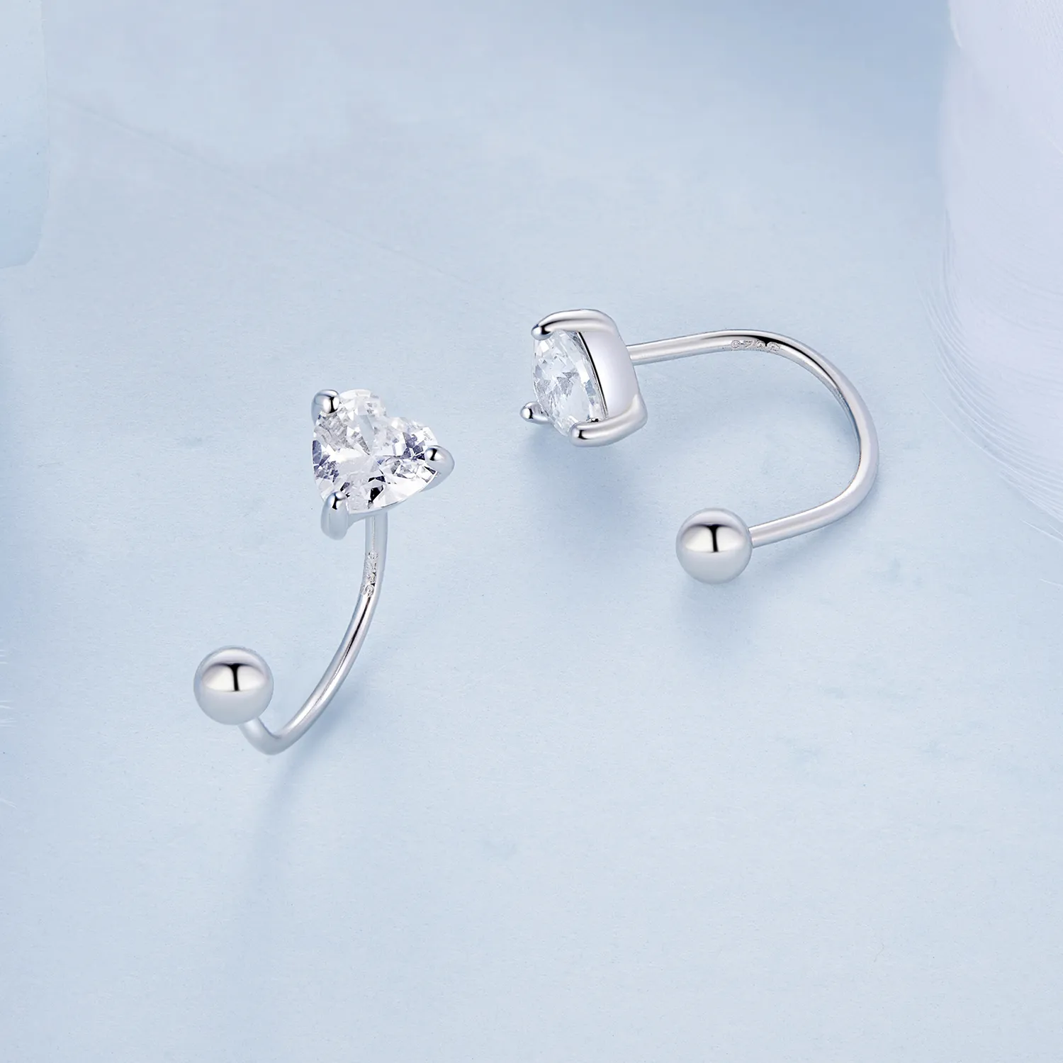 Pandora Style Heart Thread Stud Earrings - BSE697