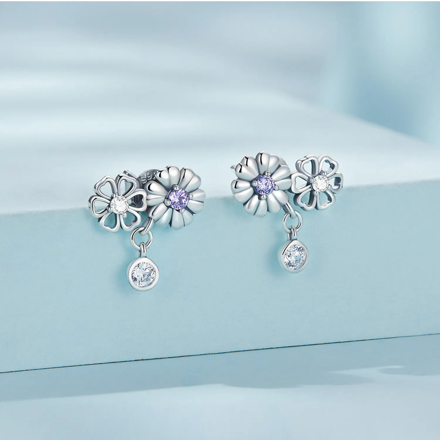 Pandora Style Little Daisy Stud Earrings - SCE1514