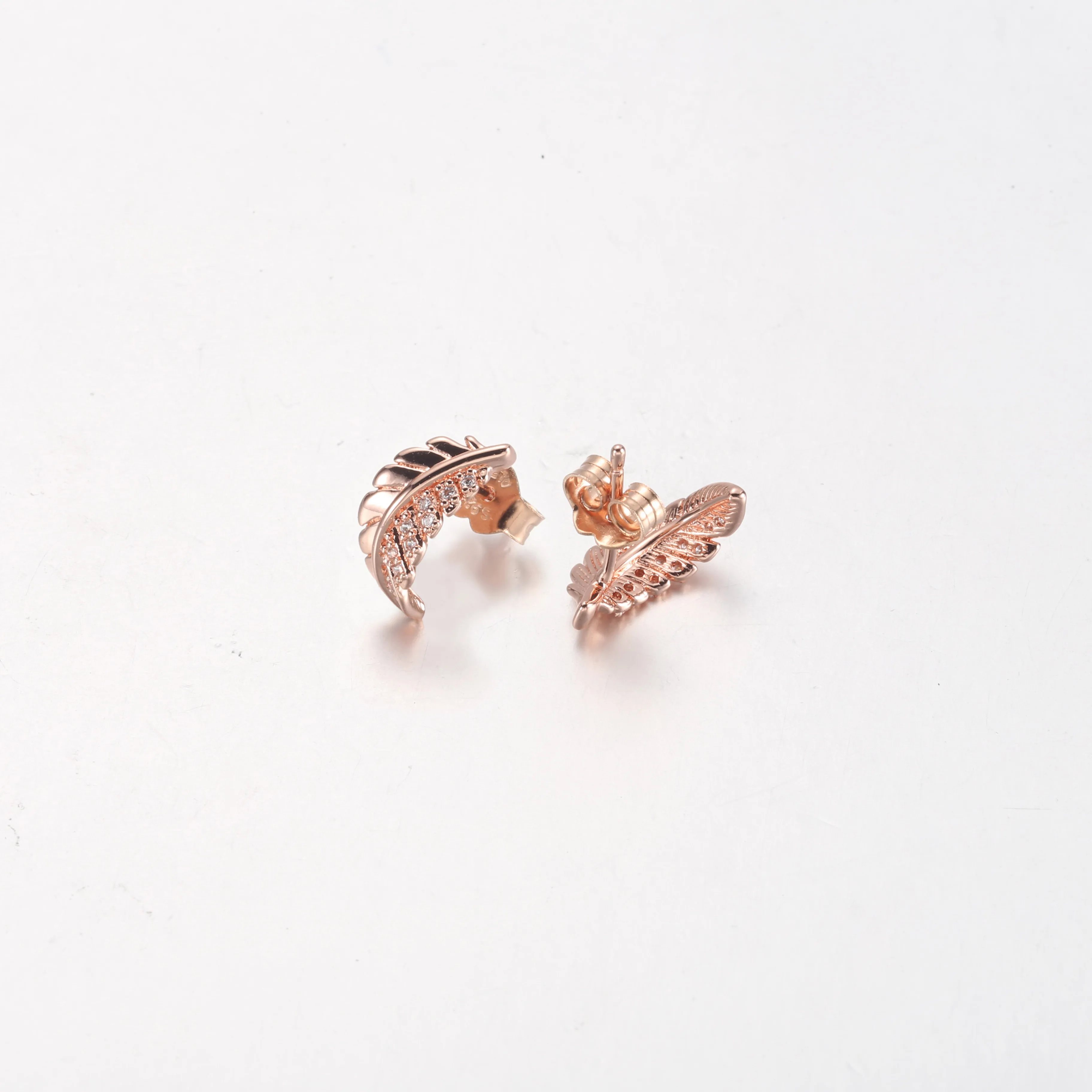 PANDORA Floating Curved Feather Stud Earrings - 282574C01