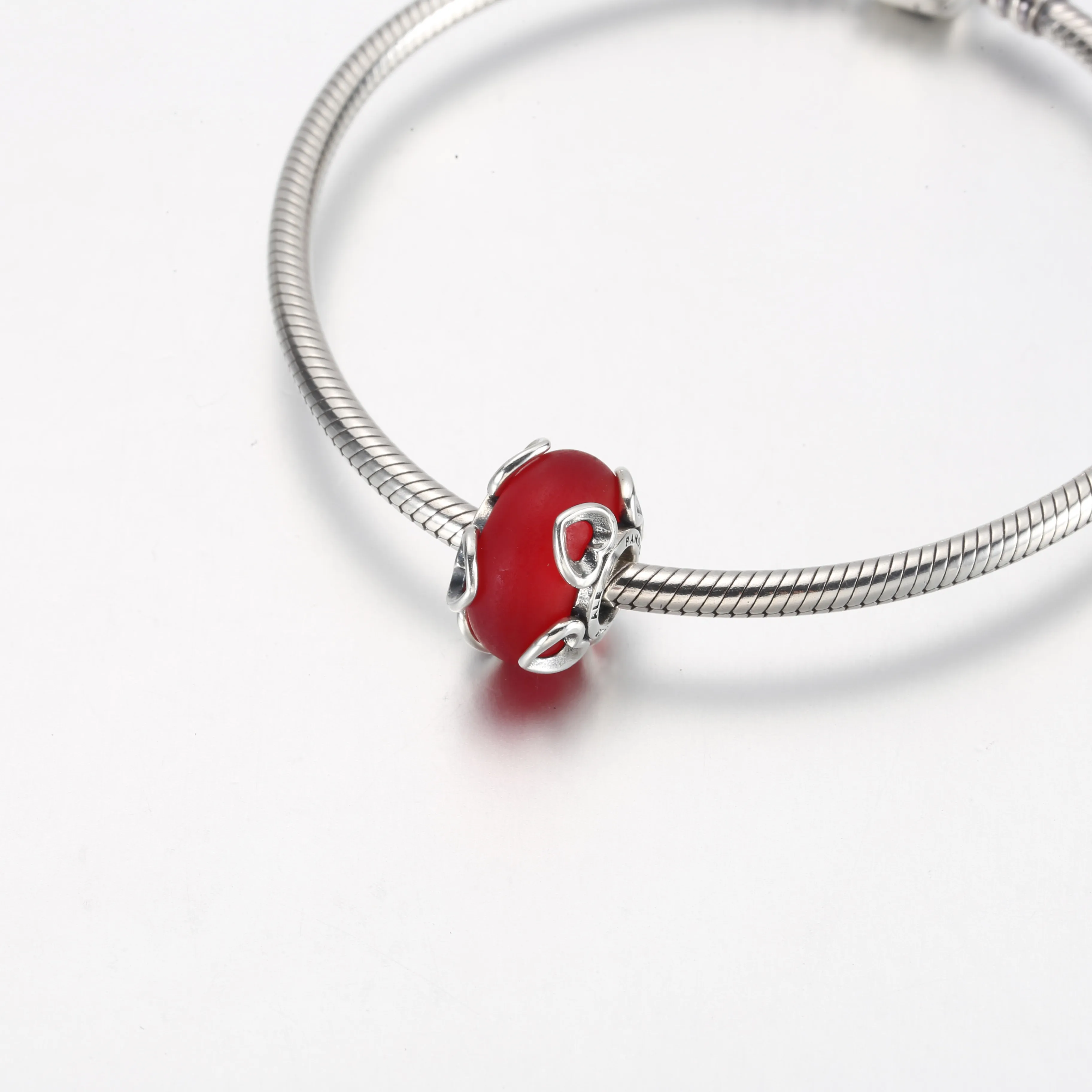 PANDORA Frosted Red Murano Glass & Hearts Charm - 792497C01