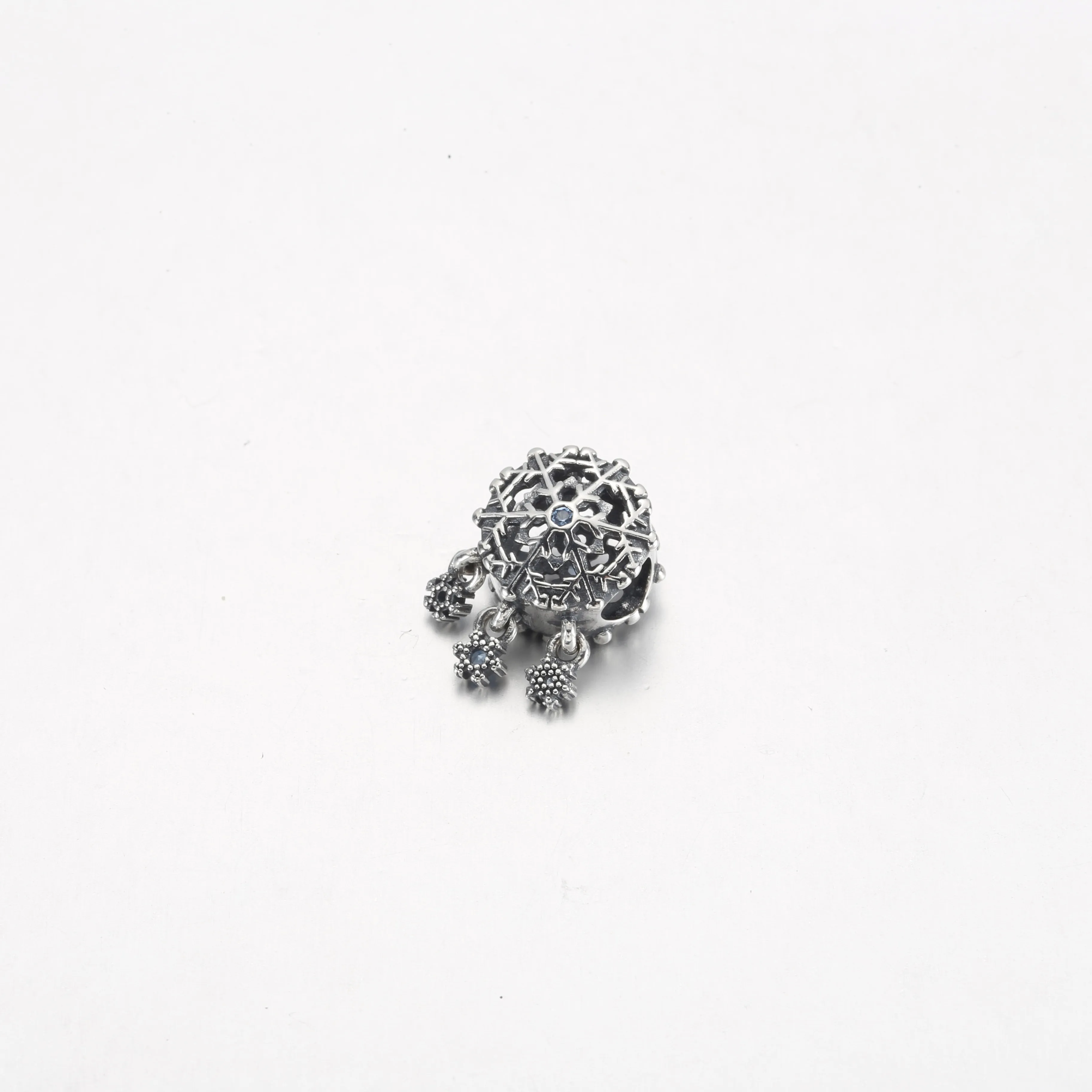 PANDORA Icy Snowflake Drop Charm - 792367C01