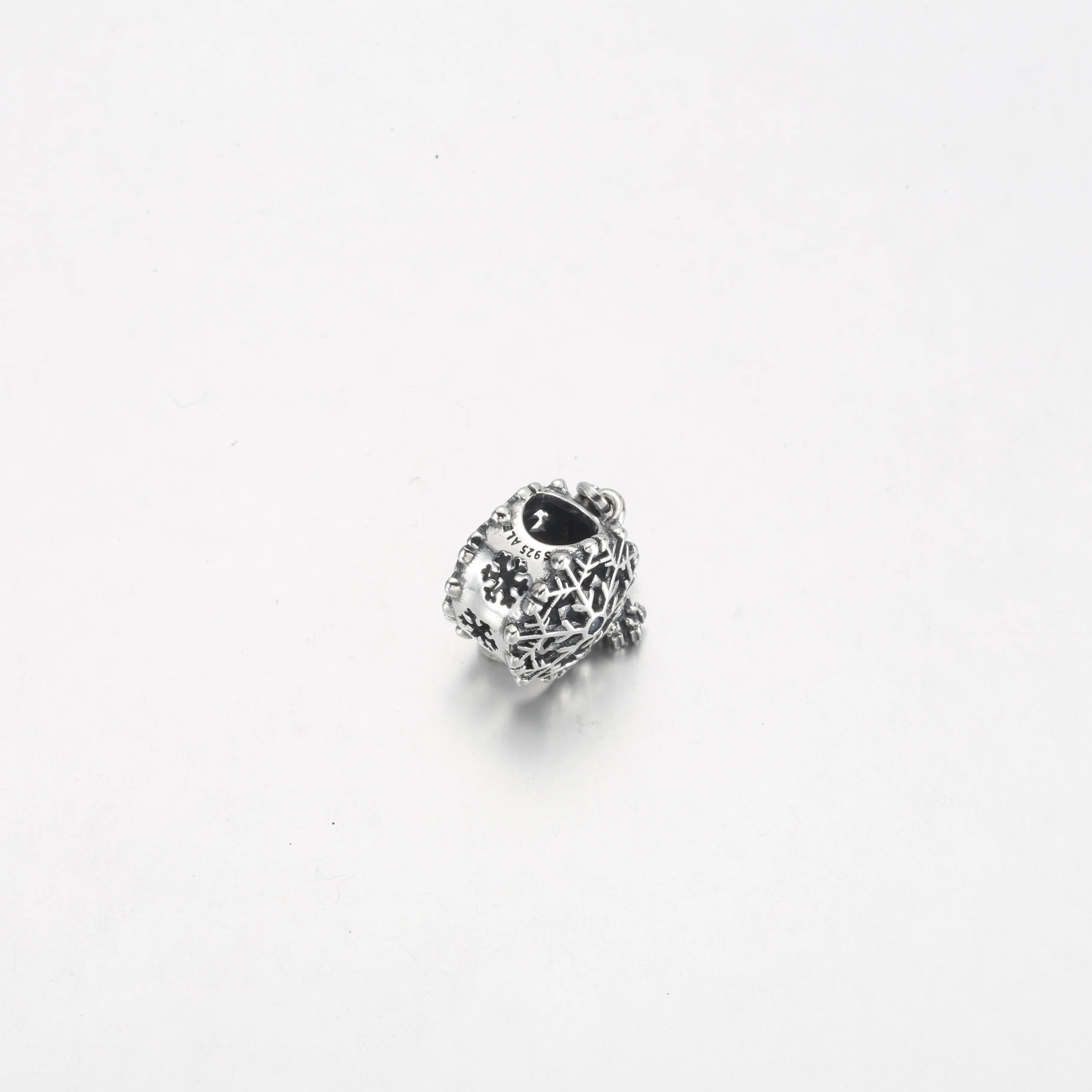 PANDORA Icy Snowflake Drop Charm - 792367C01