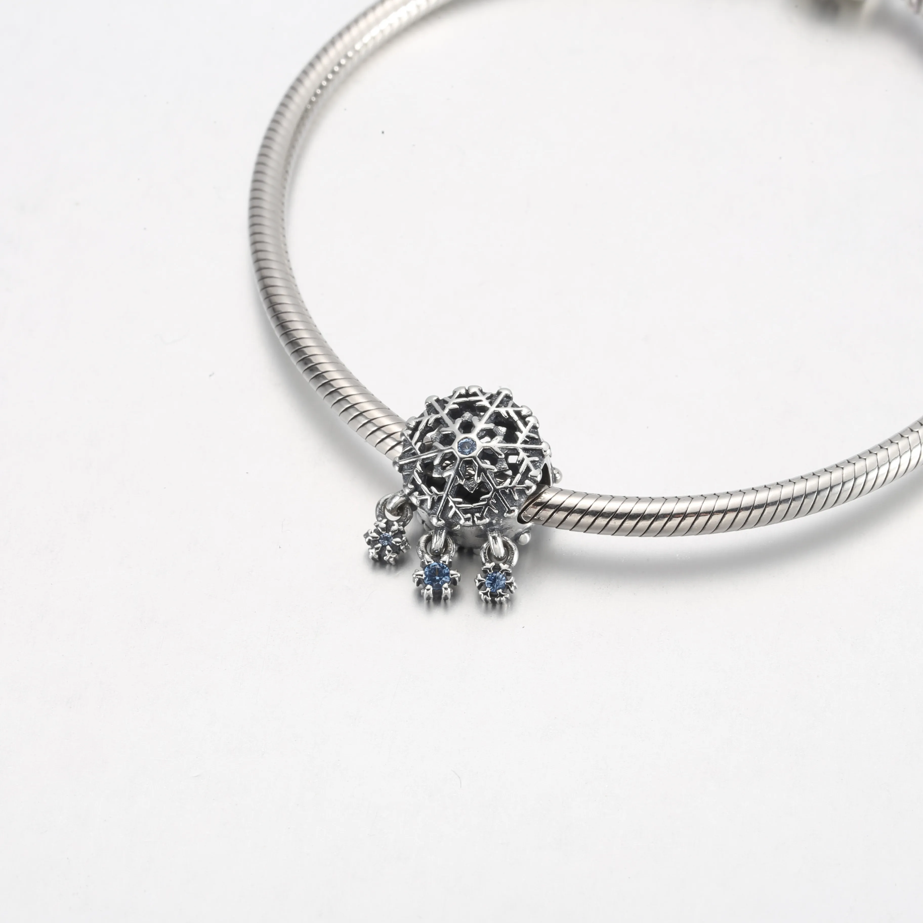 PANDORA Icy Snowflake Drop Charm - 792367C01