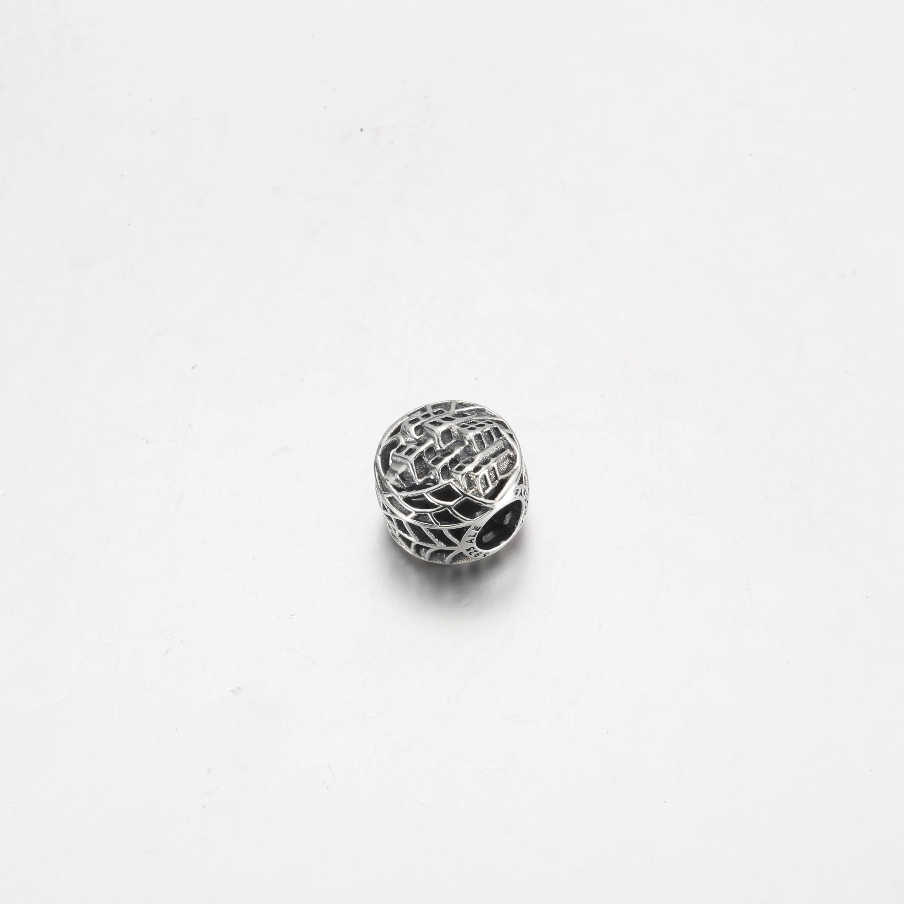 PANDORA Marvel Spider-Man Soaring City Charm - 792350C01