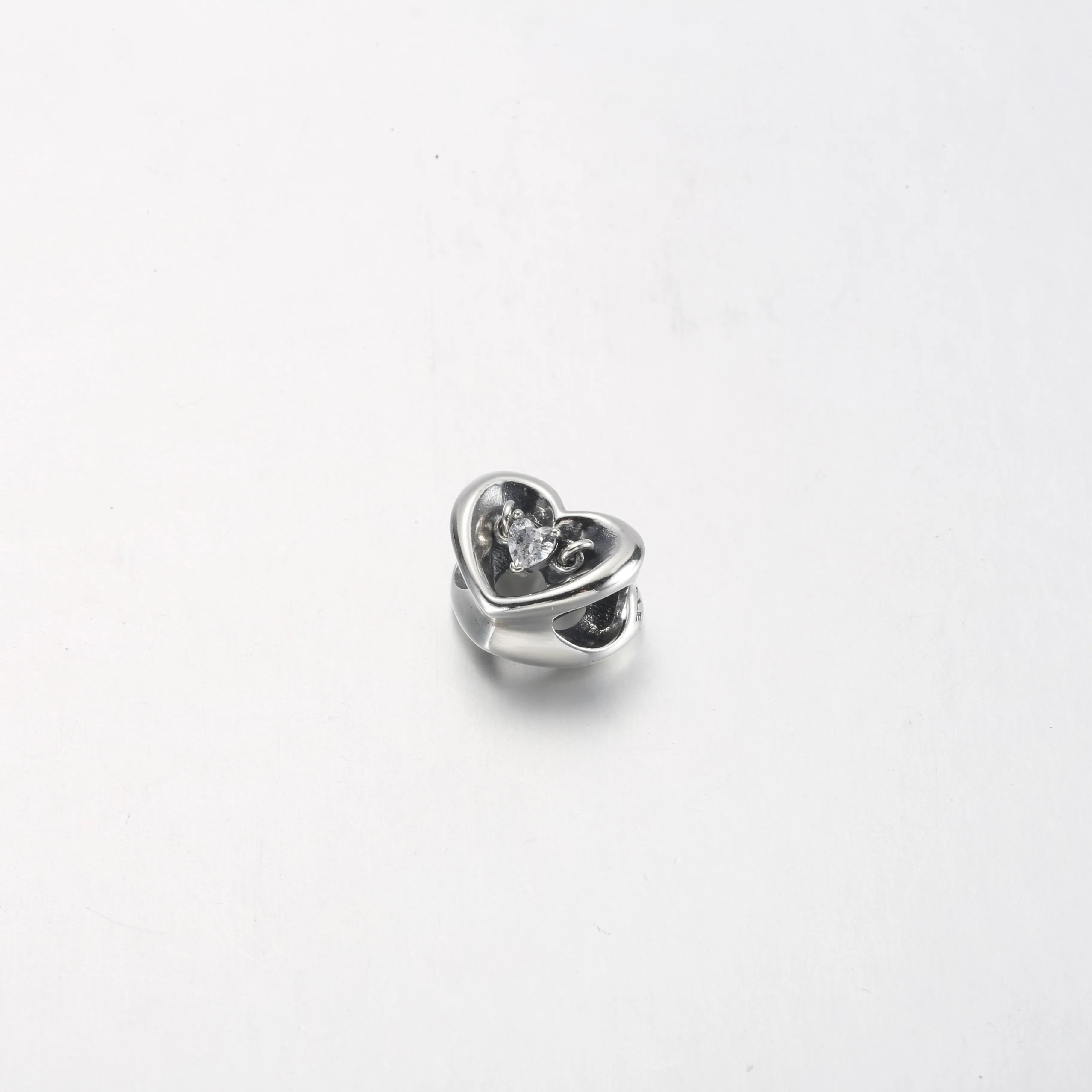 PANDORA Radiant Heart & Floating Stone Charm - 792493C01