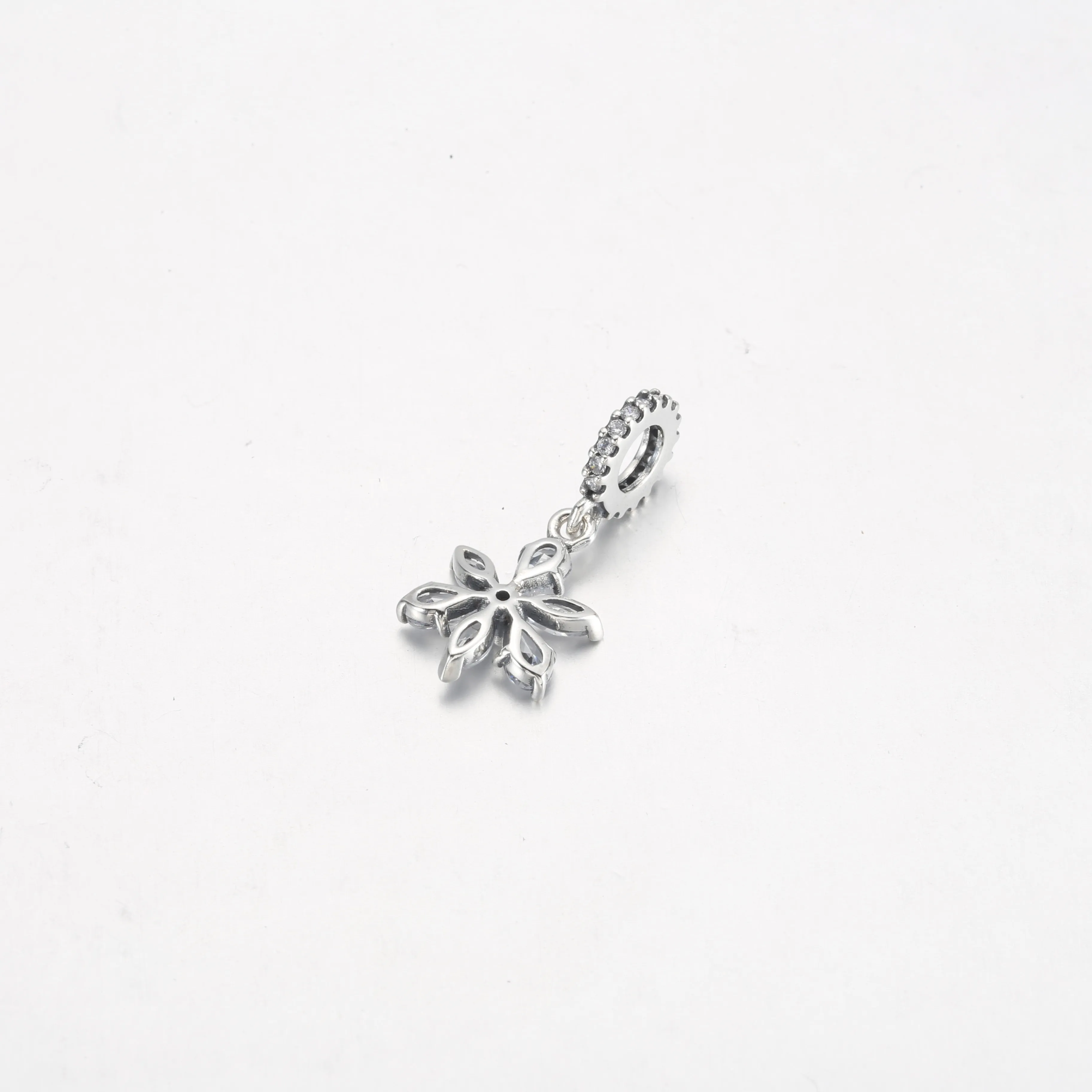 PANDORA Sparkling Herbarium Cluster Dangle Charm - 792382C01