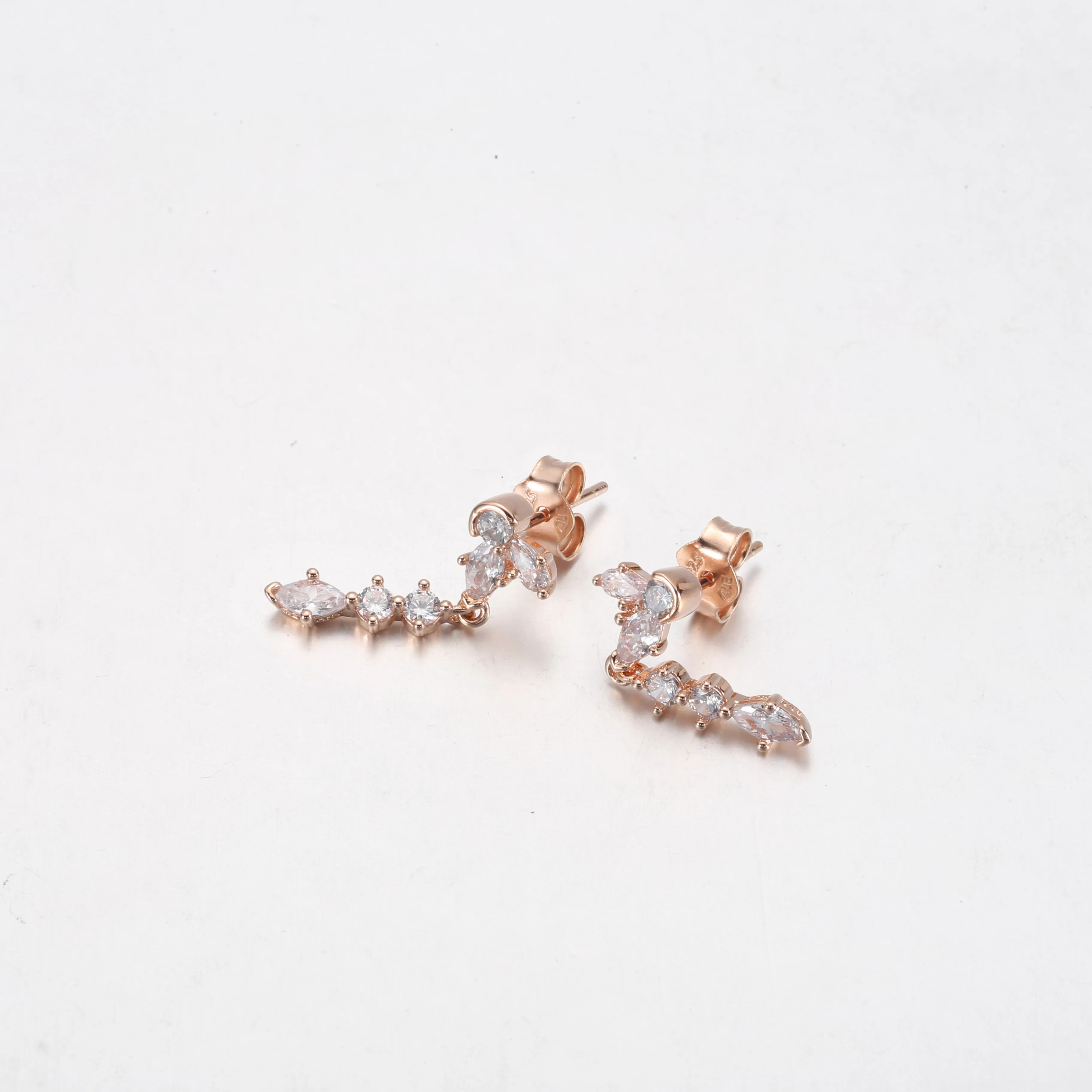 PANDORA Sparkling Herbarium Cluster Drop Earrings - 282404C01