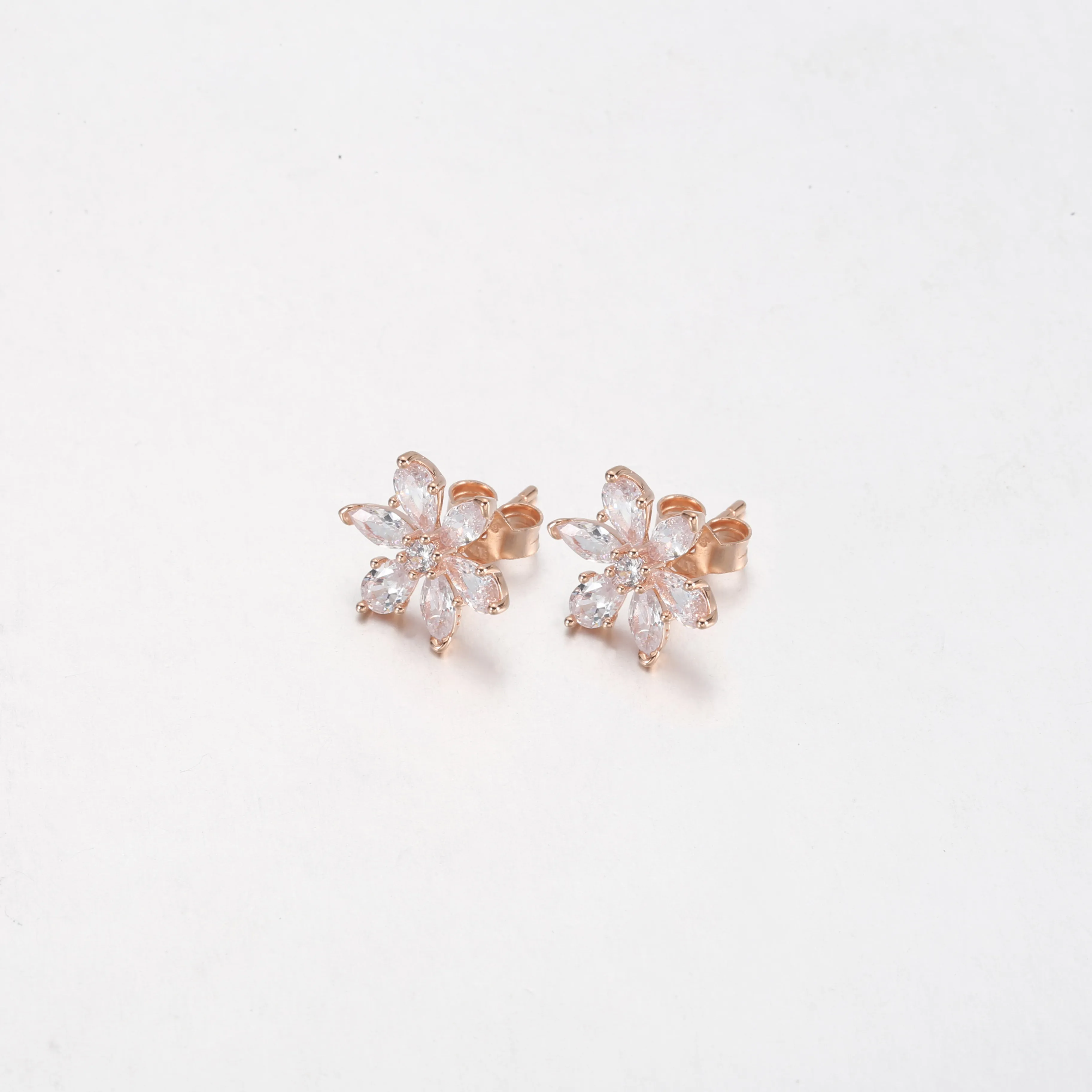 PANDORA Sparkling Herbarium Cluster Stud Earrings - 282407C01