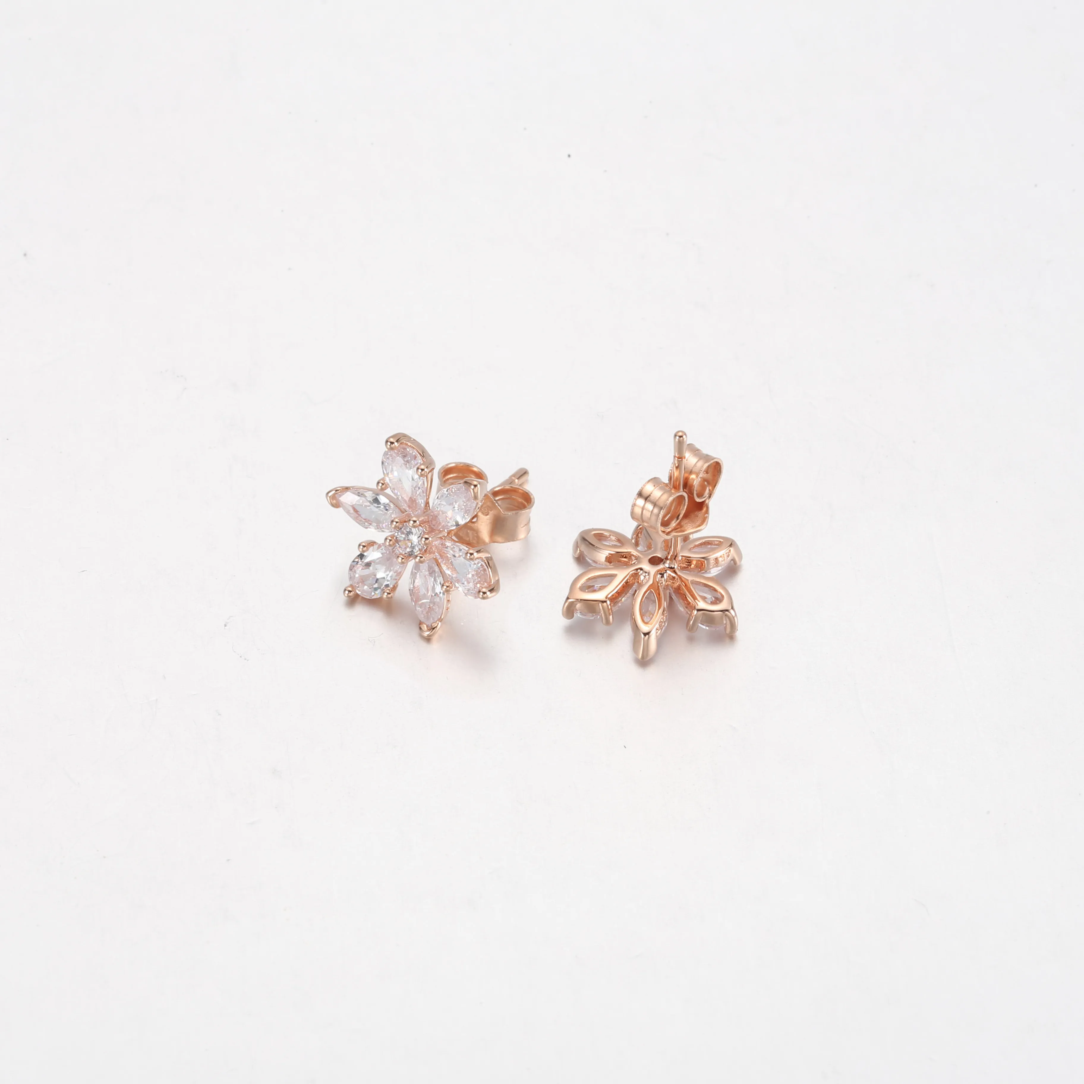 PANDORA Sparkling Herbarium Cluster Stud Earrings - 282407C01