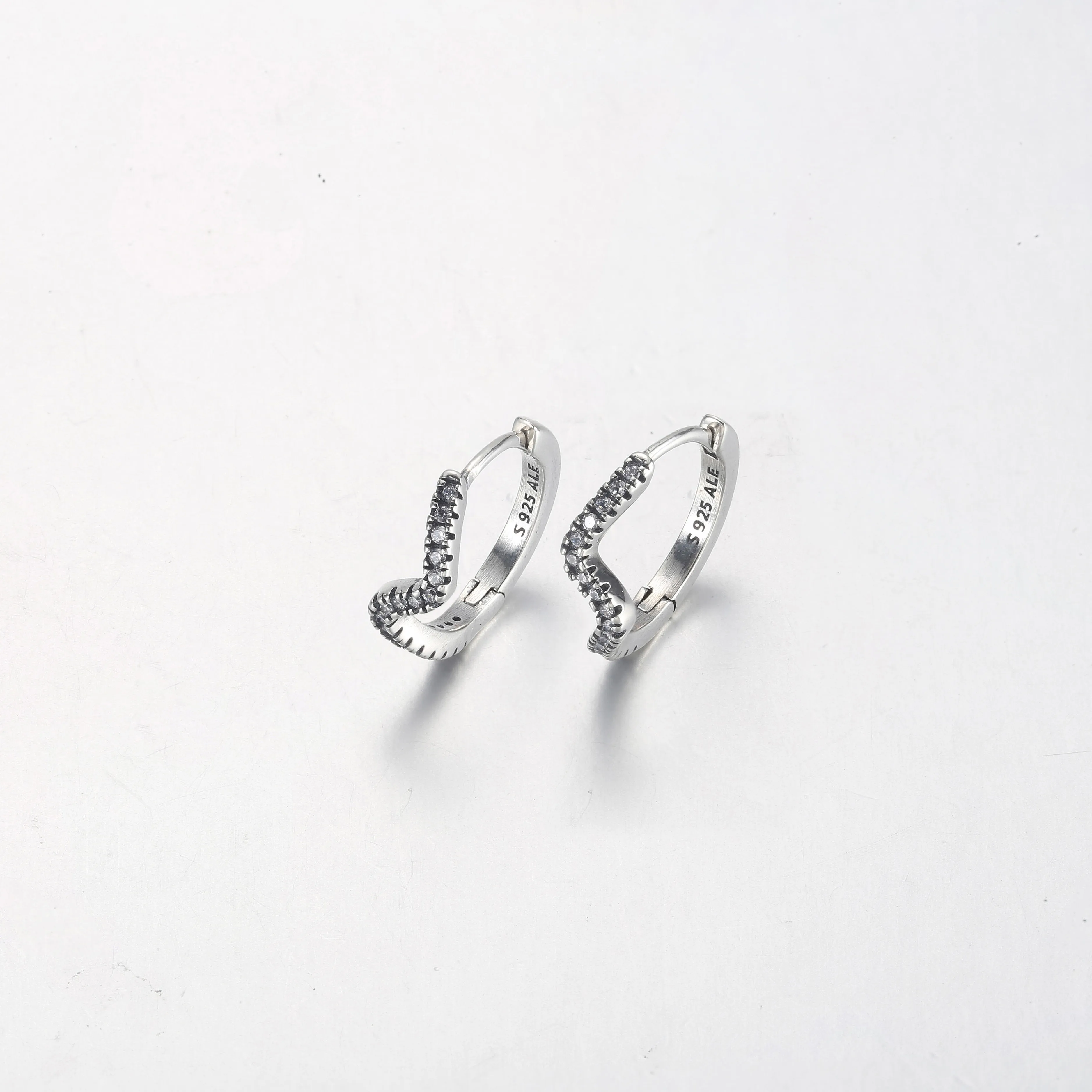 PANDORA Sparkling Wave Hoop Earrings - 292545C01