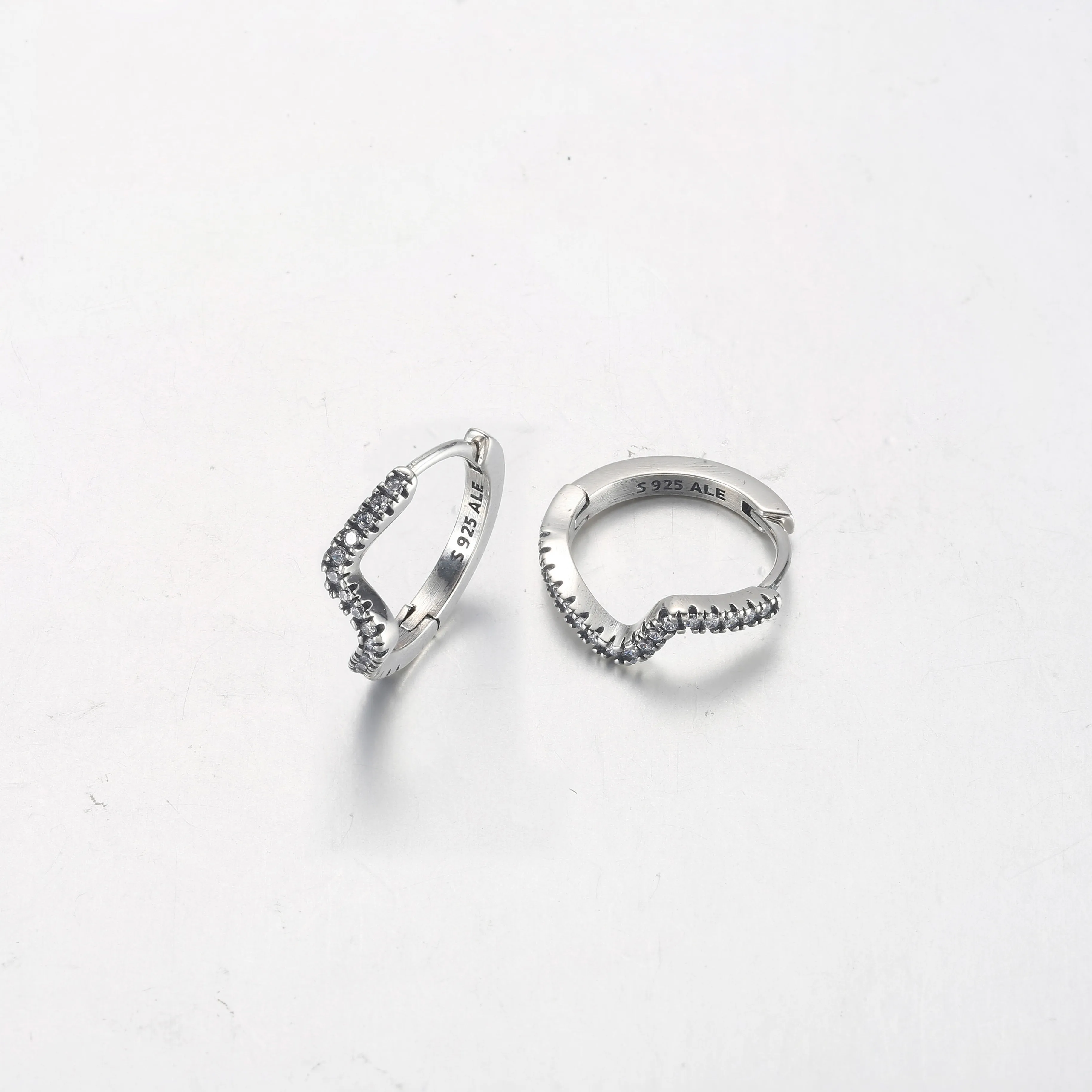 PANDORA Sparkling Wave Hoop Earrings - 292545C01