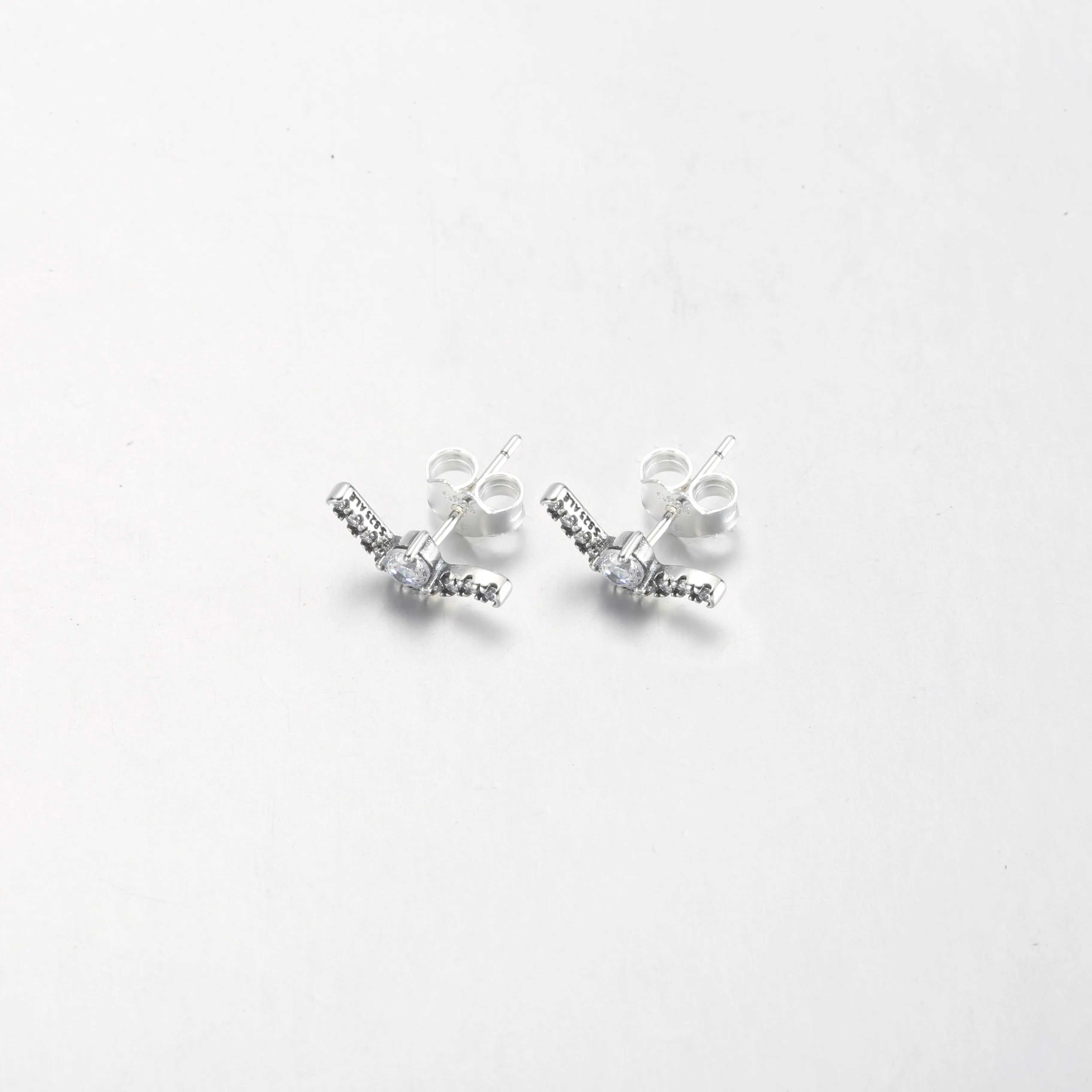 PANDORA Sparkling Wave Stud Earrings - 292544C01