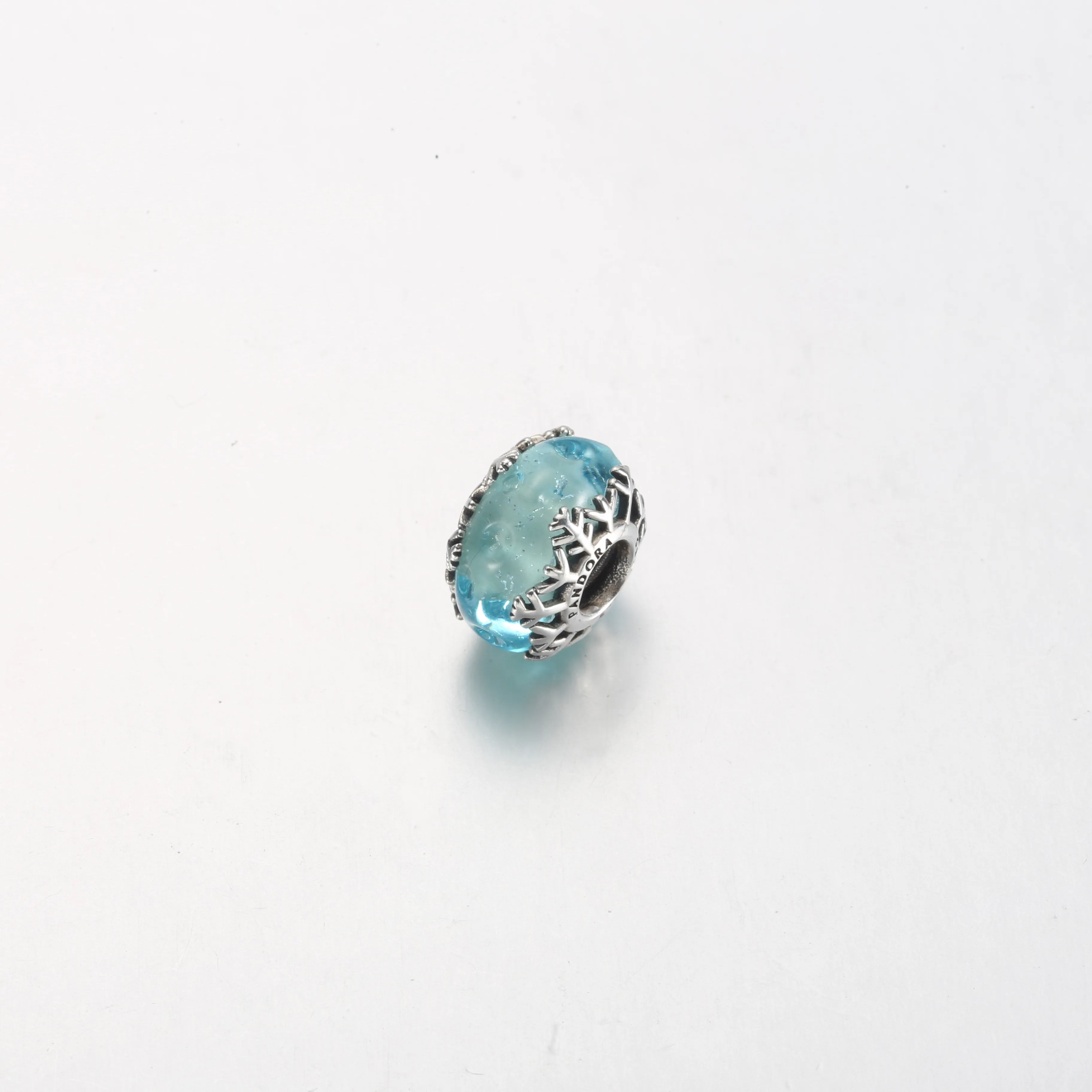 PANDORA Winter Blue Snowflake Murano Charm - 792377C00