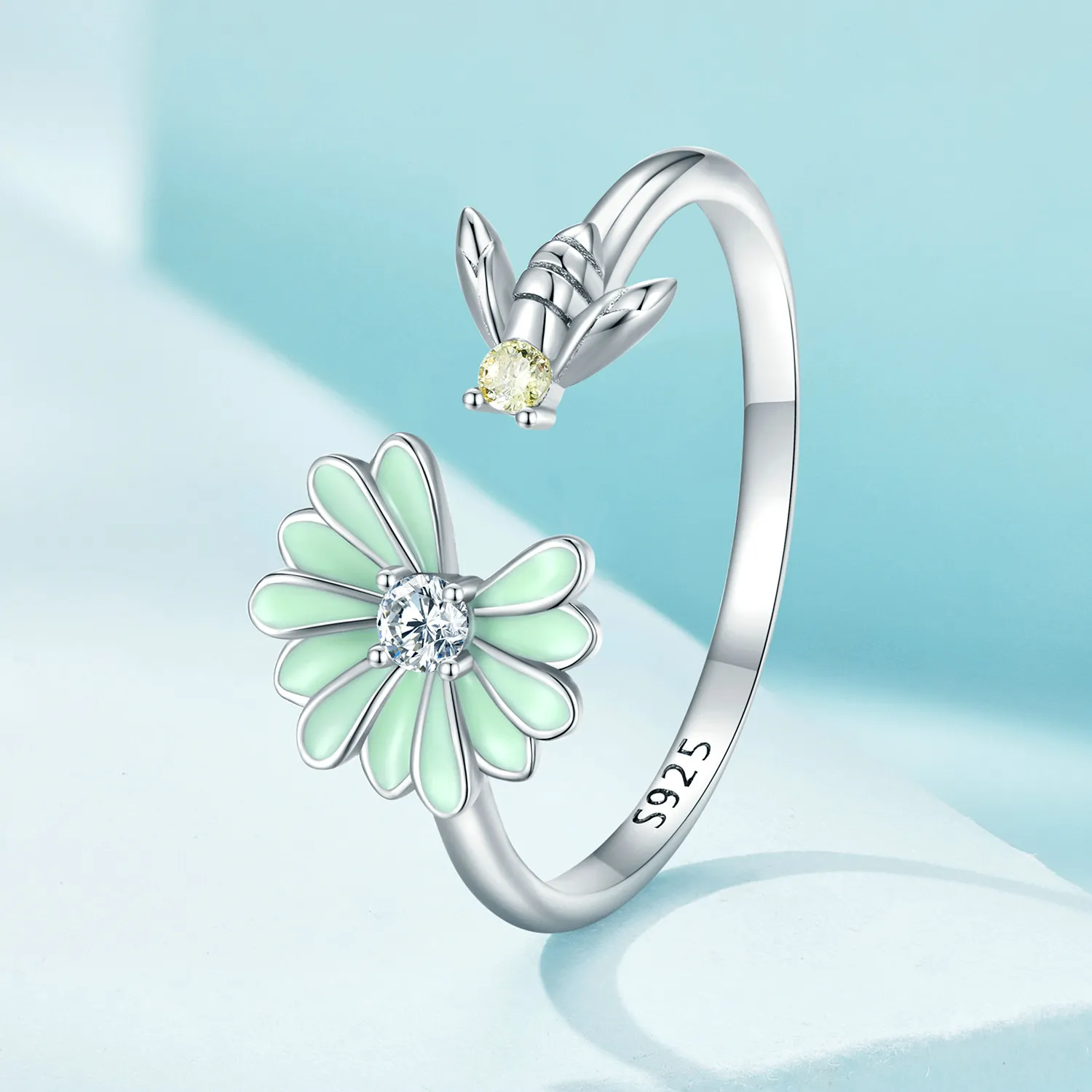 Pandora Style Daisy Bee Open Ring - SCR929