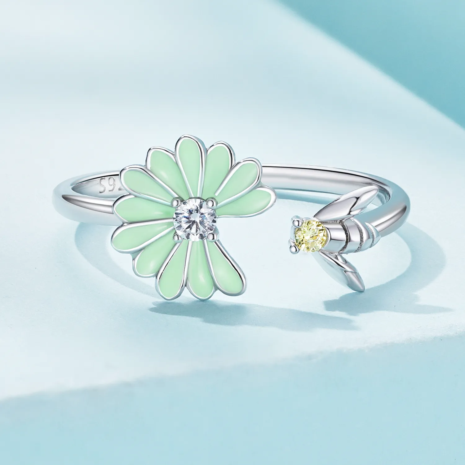 Pandora Style Daisy Bee Open Ring - SCR929