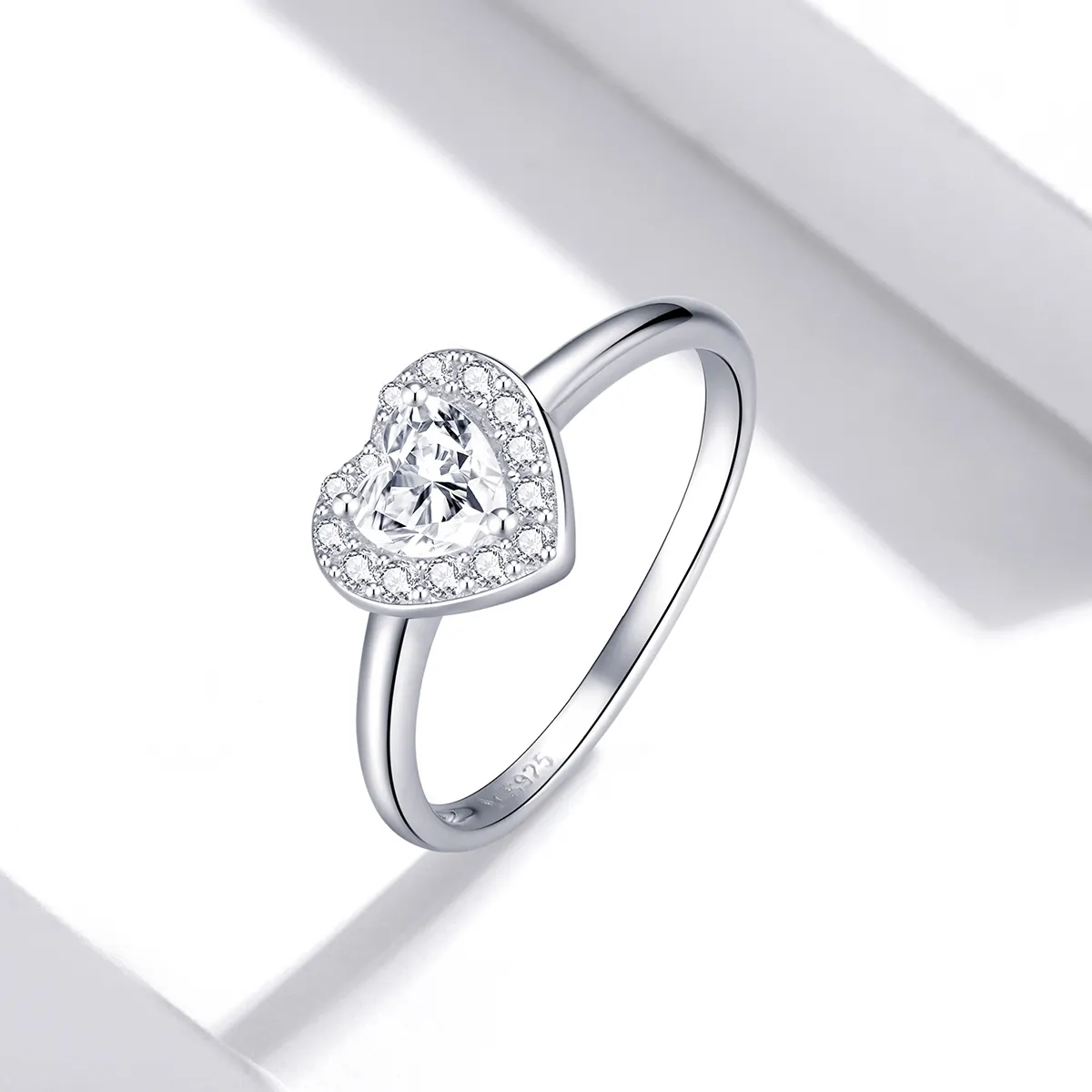 Pandora Style Sparkling Elevated Heart Ring - SCR725