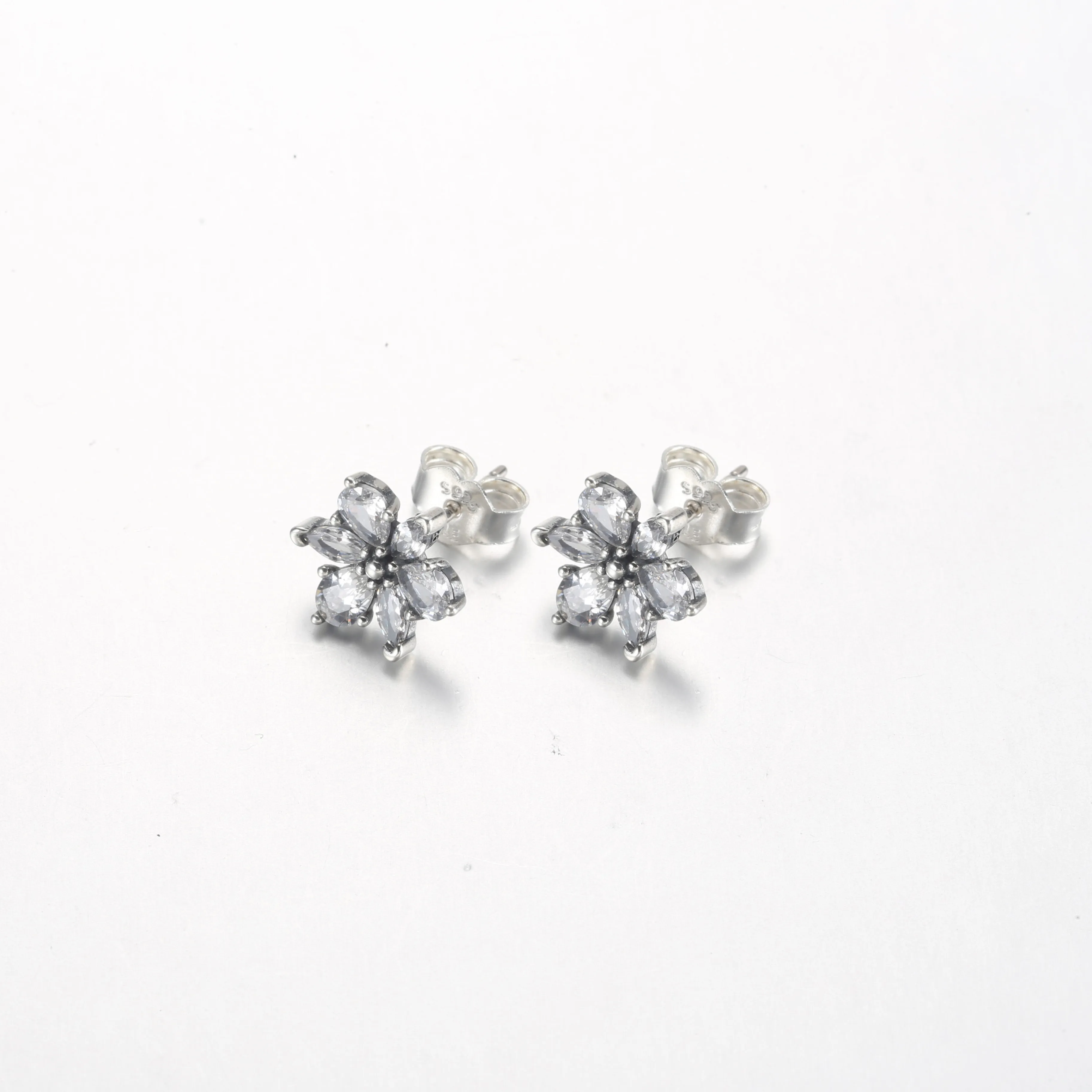 Pandora Sparkling Herbarium Cluster Stud Earrings - 292633C01