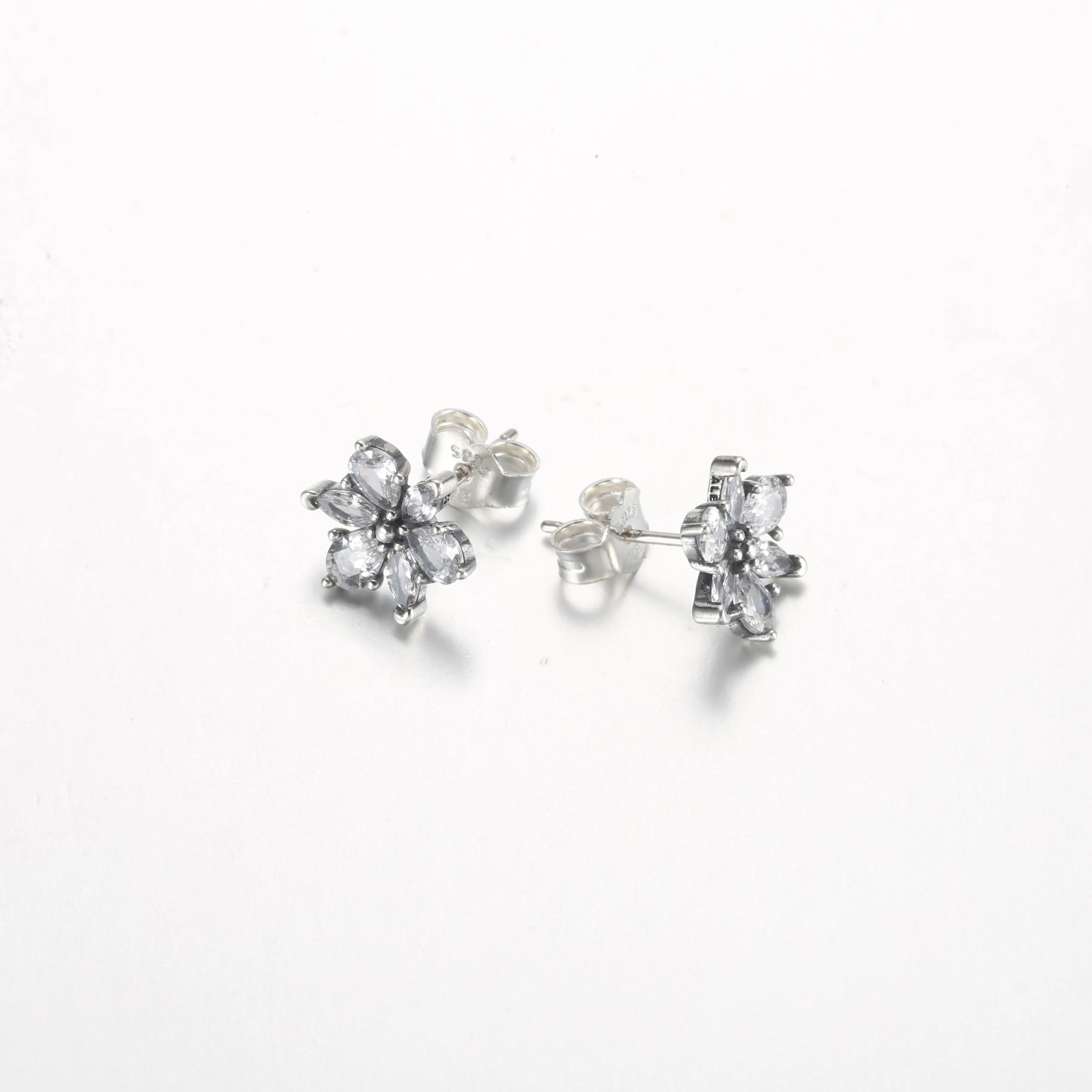 Pandora Sparkling Herbarium Cluster Stud Earrings - 292633C01