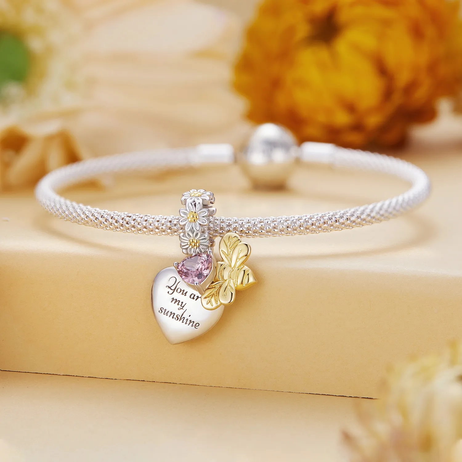 Pandora Style Daisy Bee Charm - BSC816