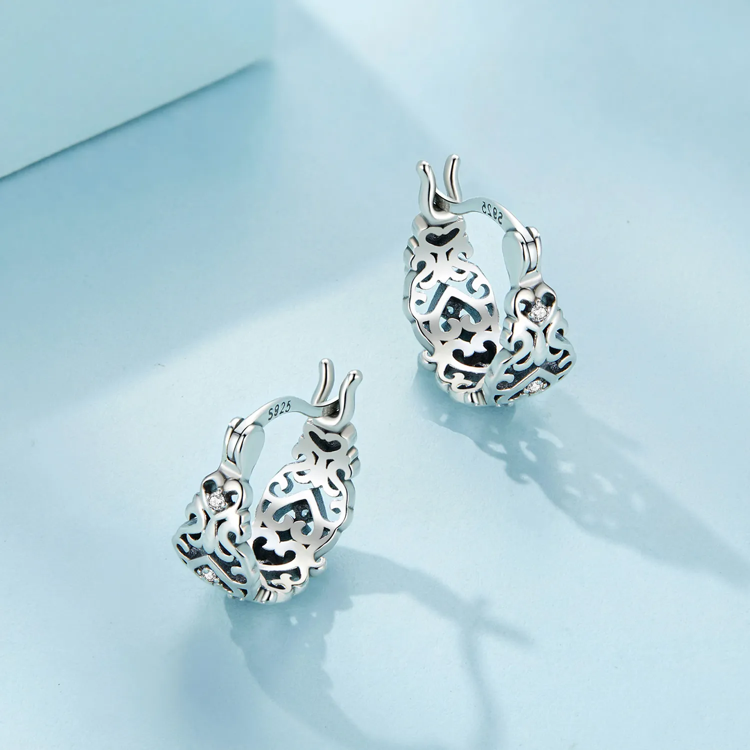 Pandora Style Retro Pattern Hoop Earrings - SCE1650