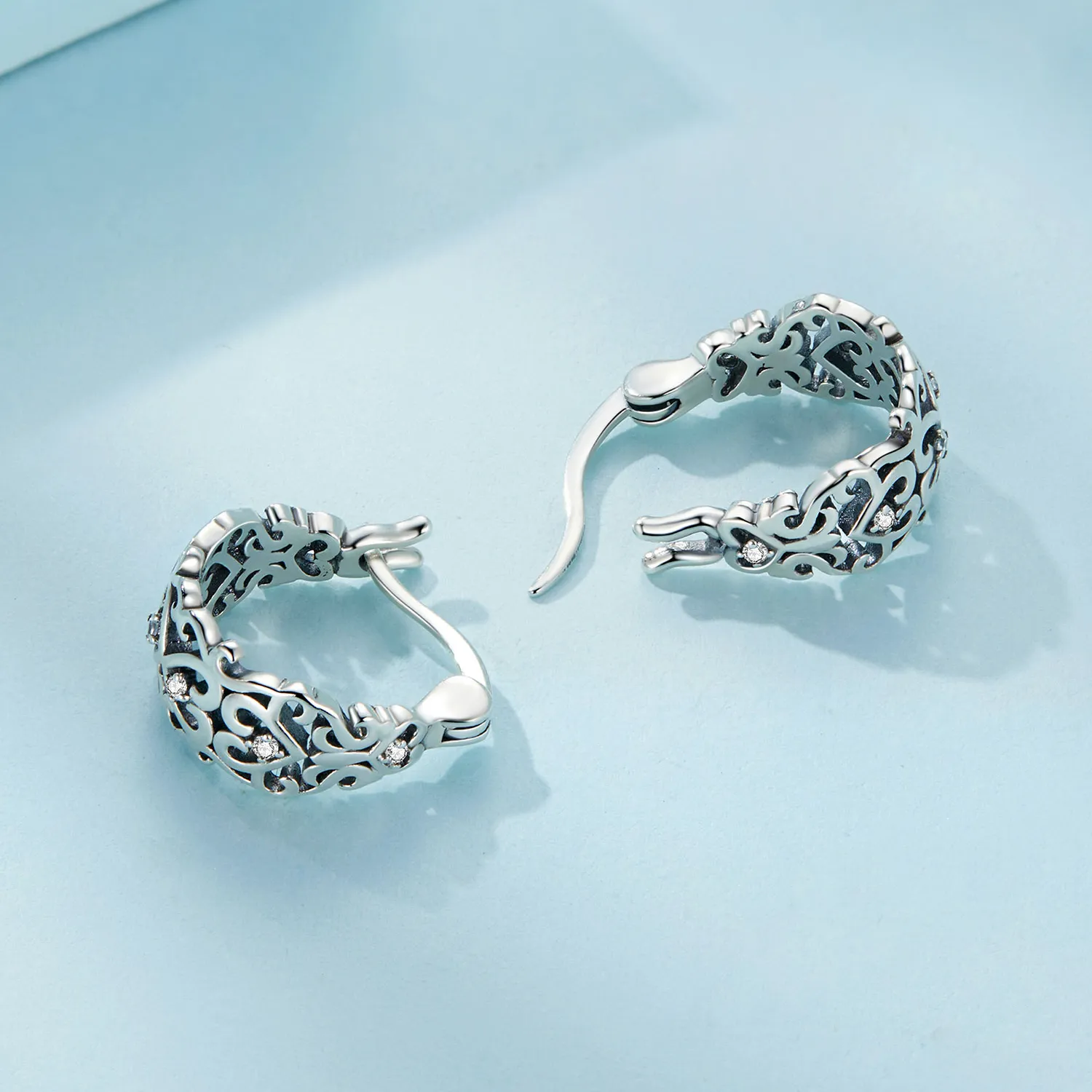 Pandora Style Retro Pattern Hoop Earrings - SCE1650