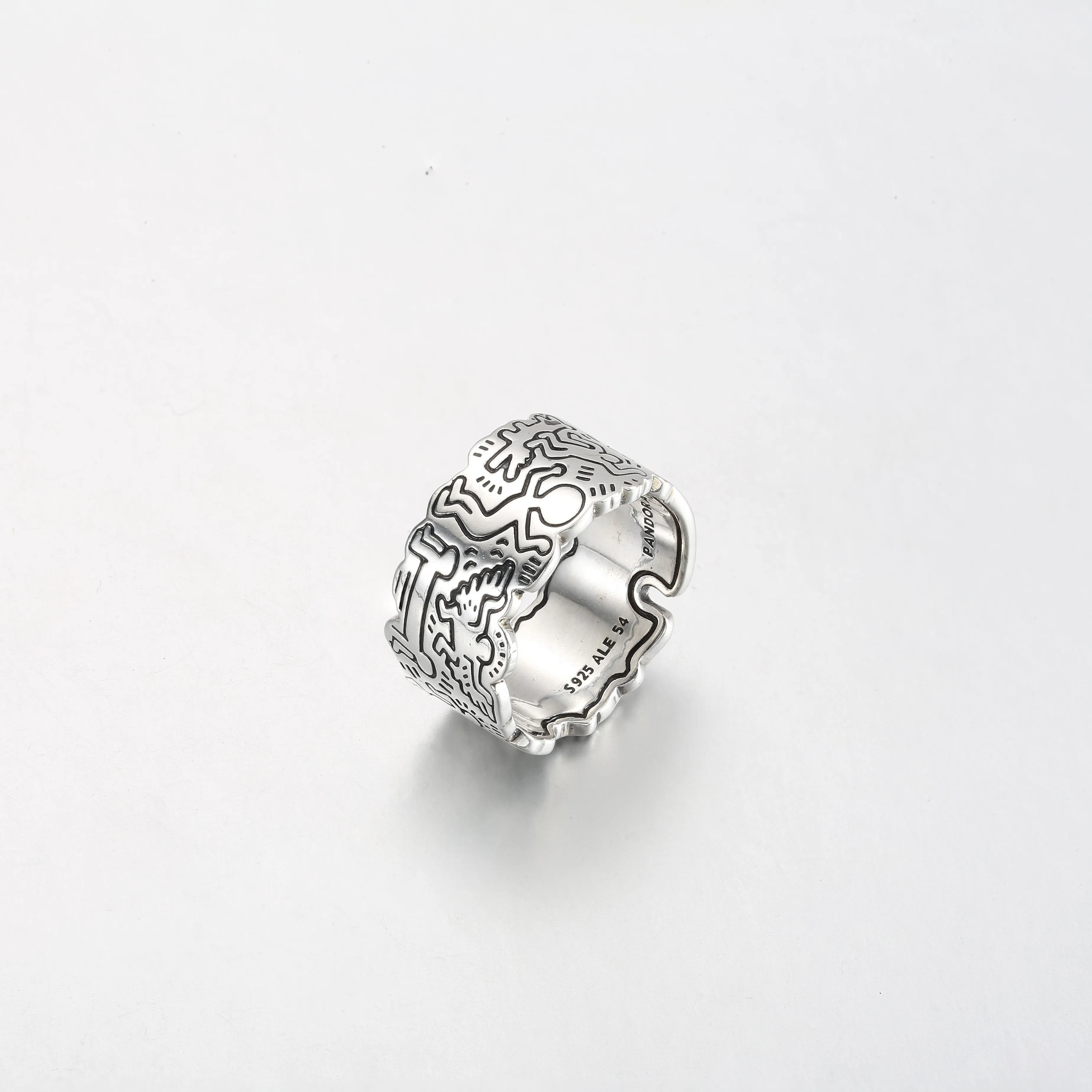 Keith Haring™ x Pandora Line Art Love & People Wide Ring - 192222C01