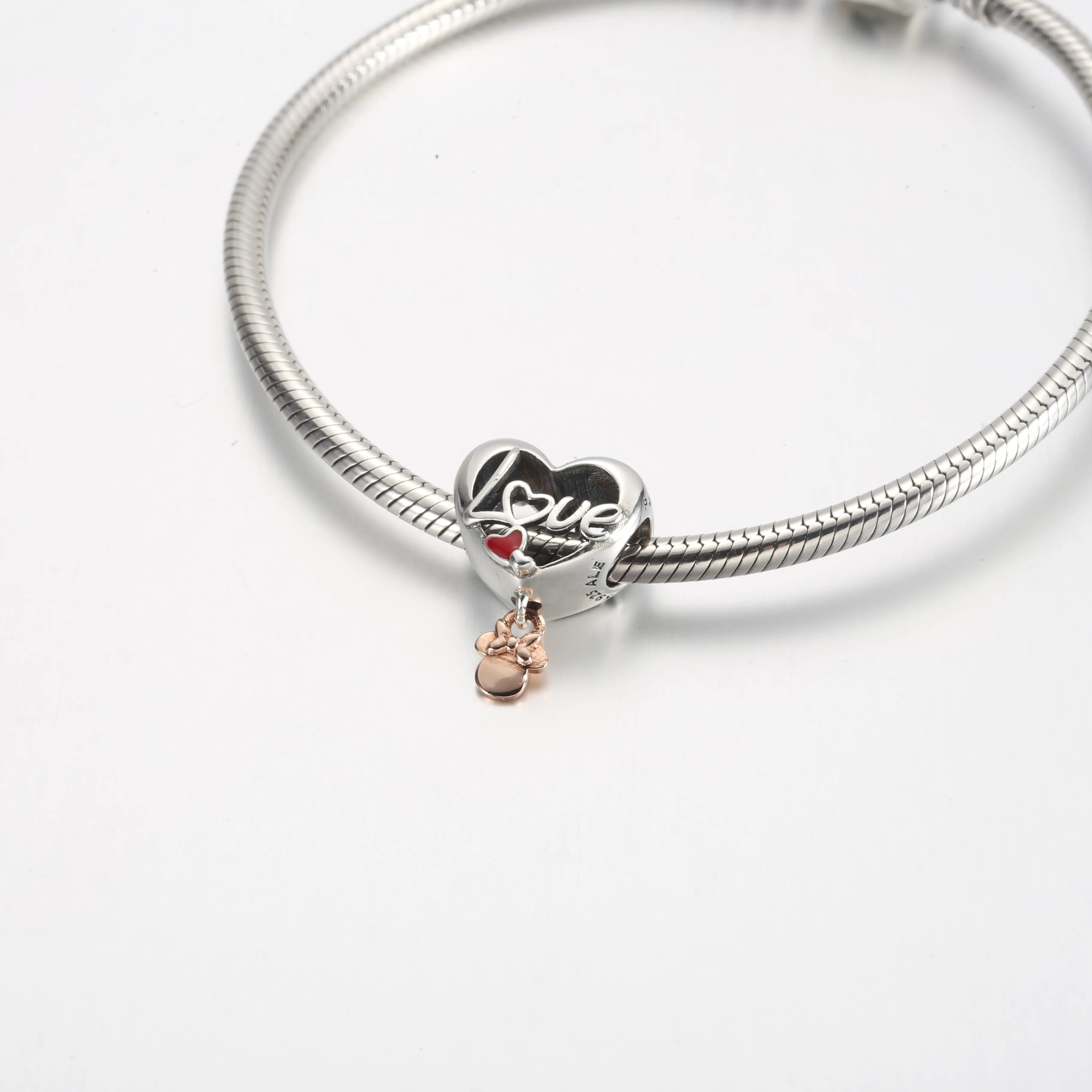 Pandora Disney Minnie Mouse Mom Heart Charm - 781142C01