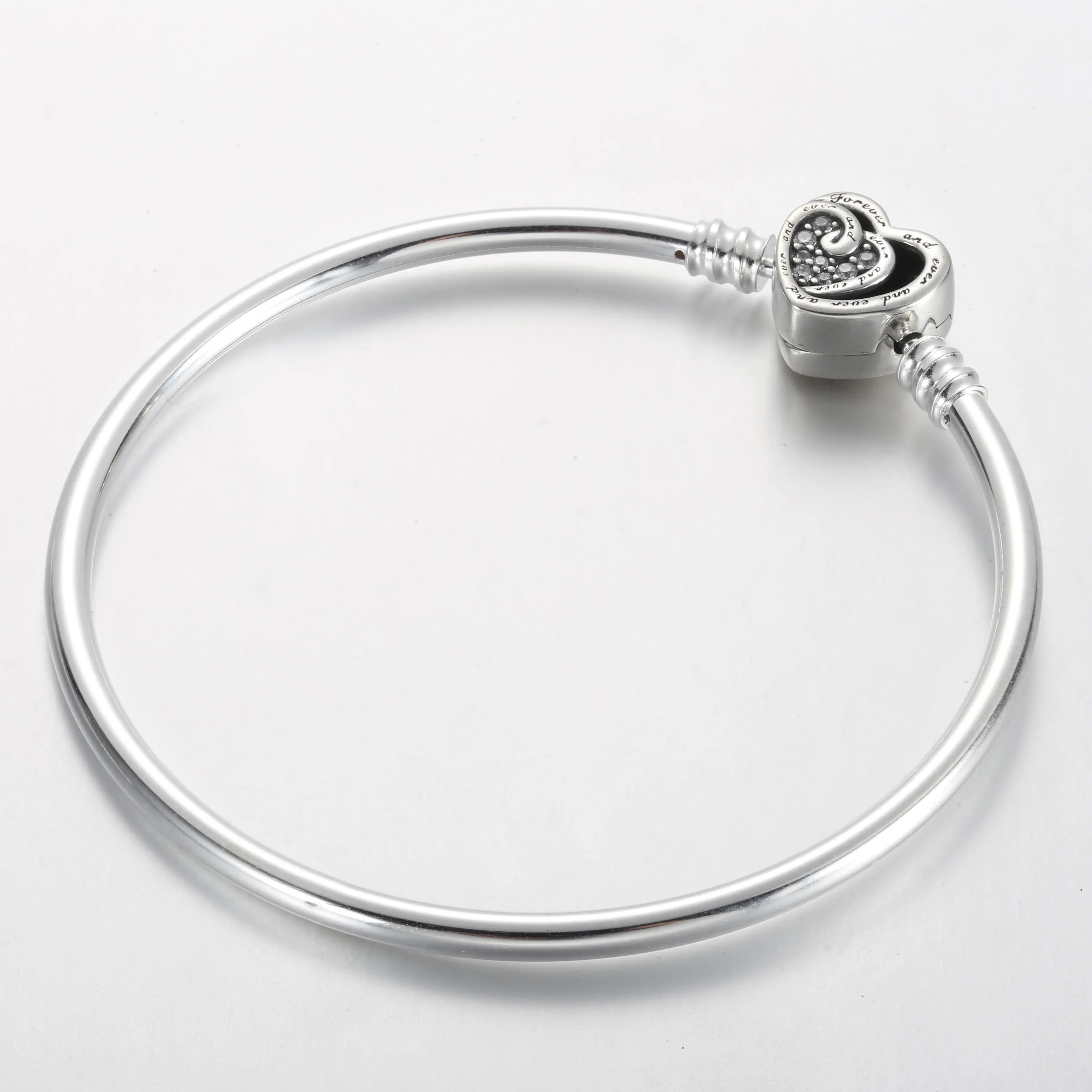 Pandora Moments Entwined Infinite Hearts Clasp Bangle - 591064C01