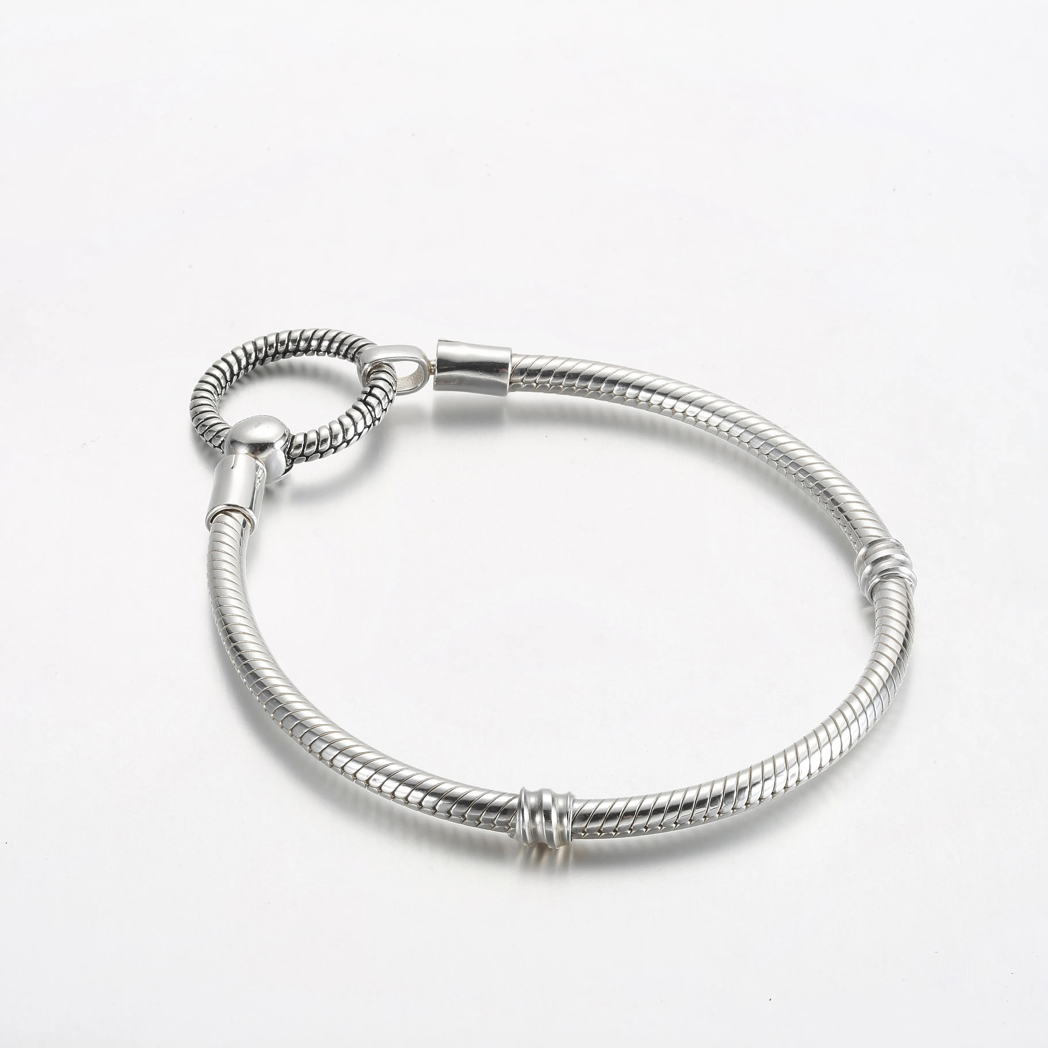 Pandora Moments O Closure Snake Chain Bracelet - 592242C00