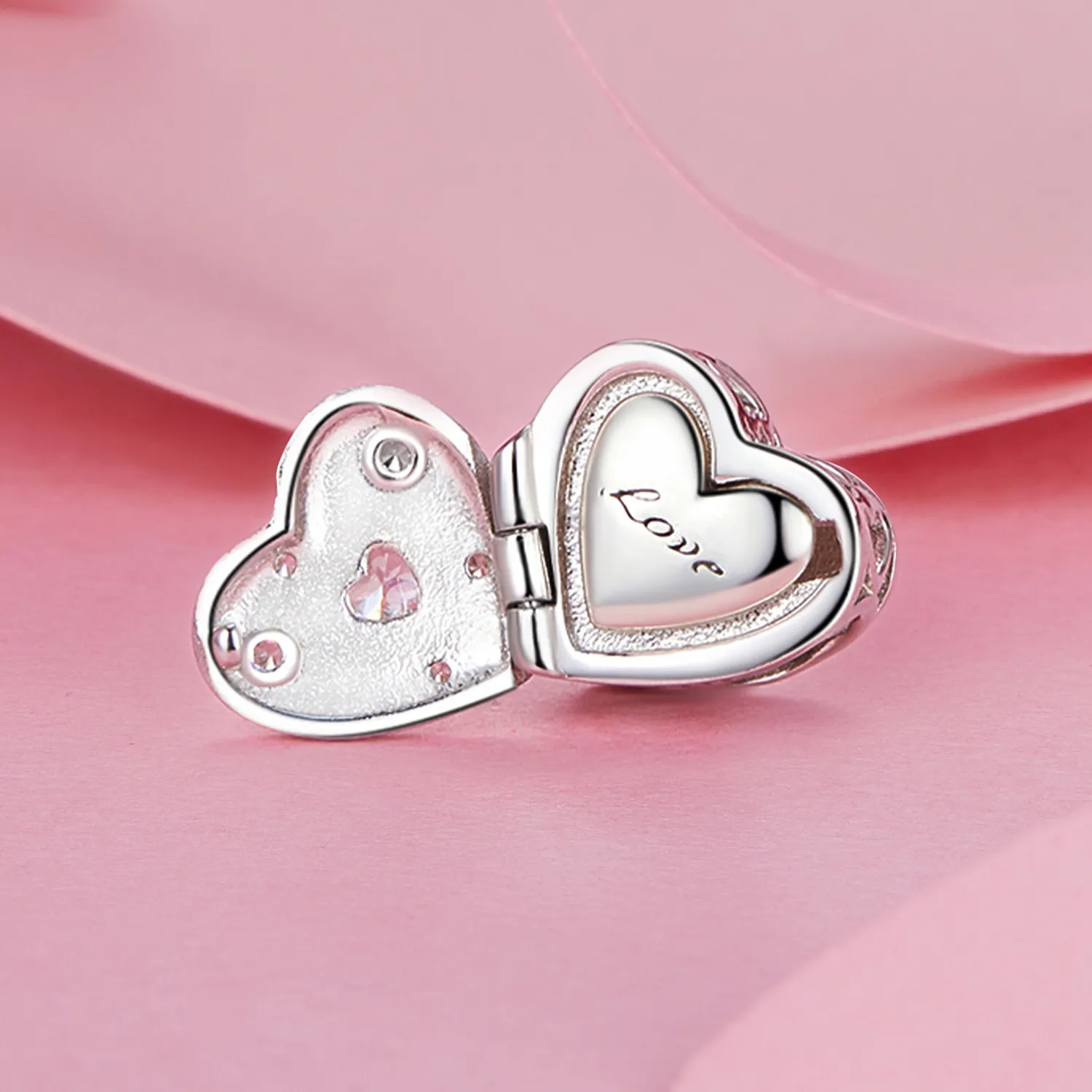 PANDORA Style Valentine's Day Open And Close Heart Beads - BSC973