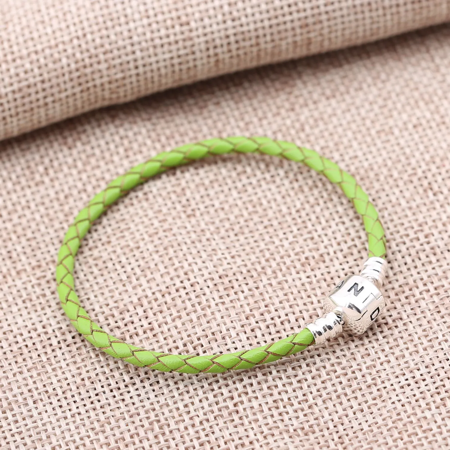 PANDORA Green Single Leather Bracelet - 590705CRD-VT