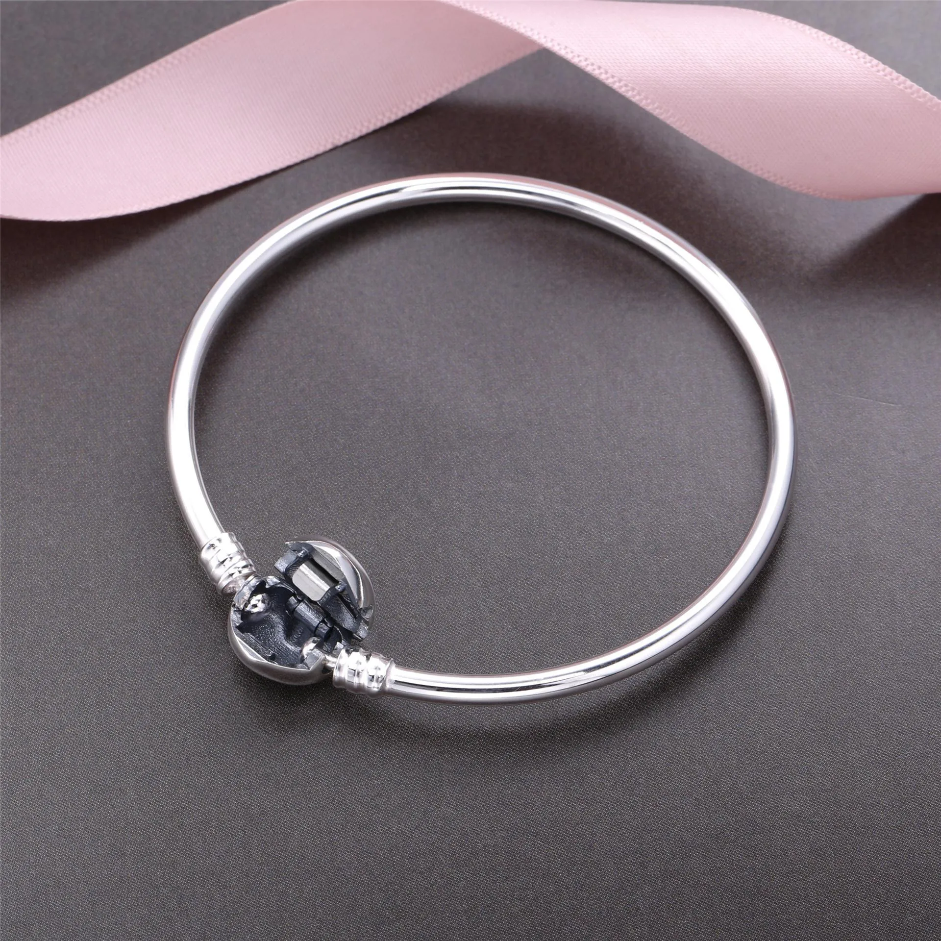 PANDORA Moments Silver Bangle Logo Heart Clasp Bracelet - 596268