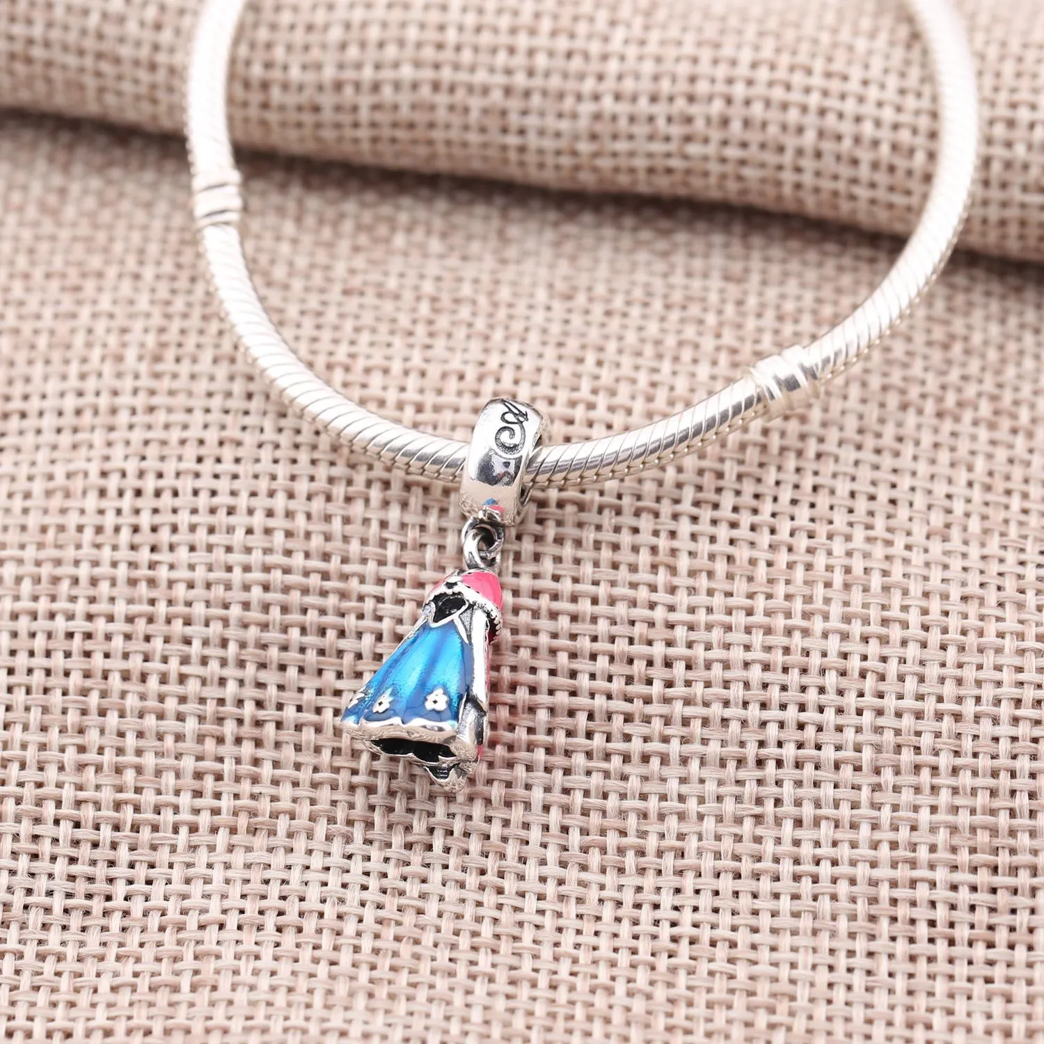 Disney, Anna's Dress Dangle Charm - PANDORA