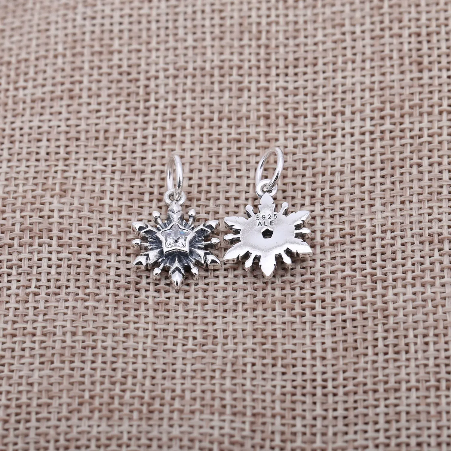 Disney, Frozen Snowflake Dangle Charm - PANDORA