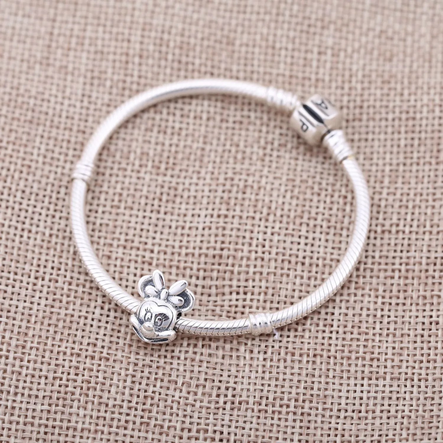 Disney, Minnie Portrait Charm - PANDORA