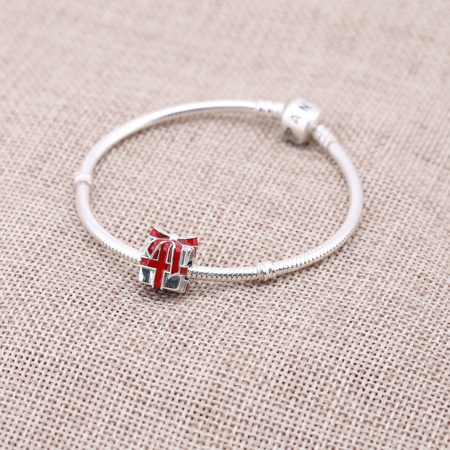 PANDORA All Wrapped Up In Pandora Charm - 791132EN24