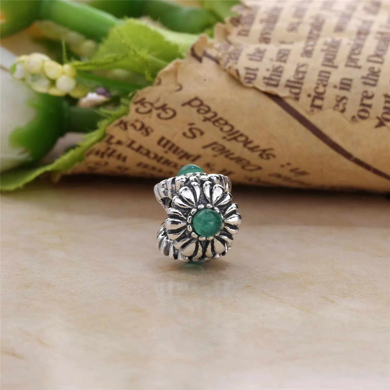 PANDORA Birthday Blooms, May, Chrysoprase Charm - 790580CH