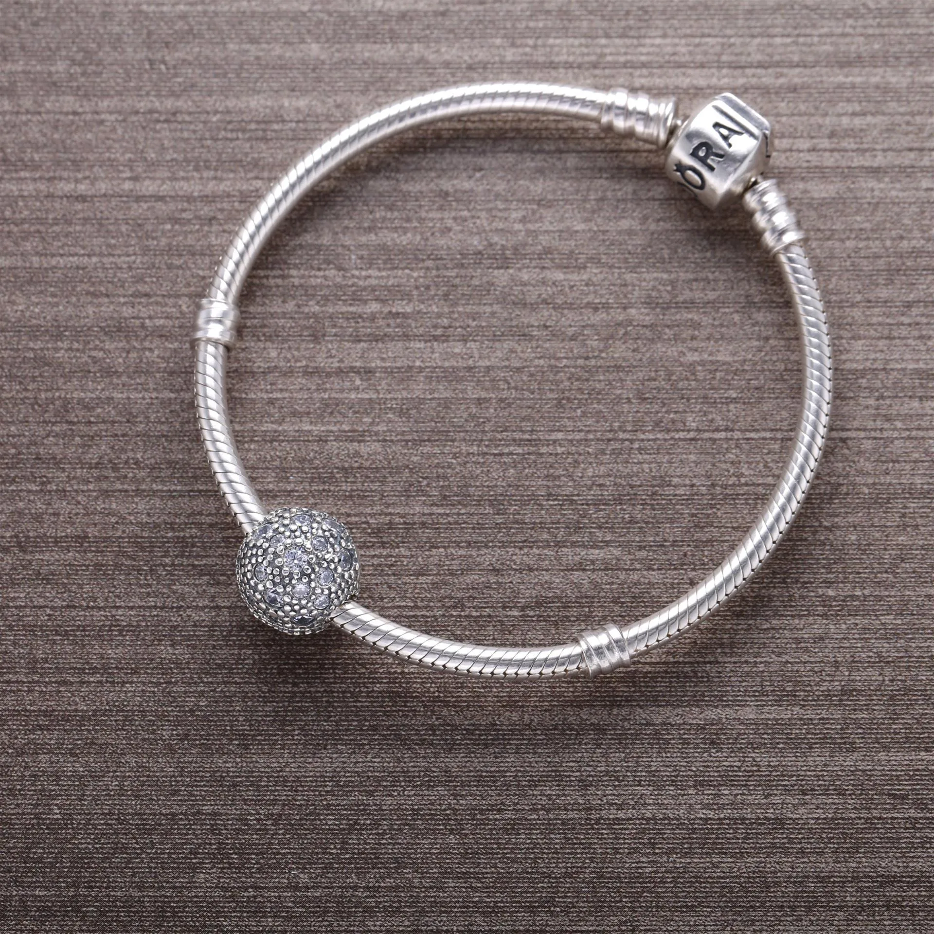 PANDORA Cosmic Stars Clip - 791286CZ