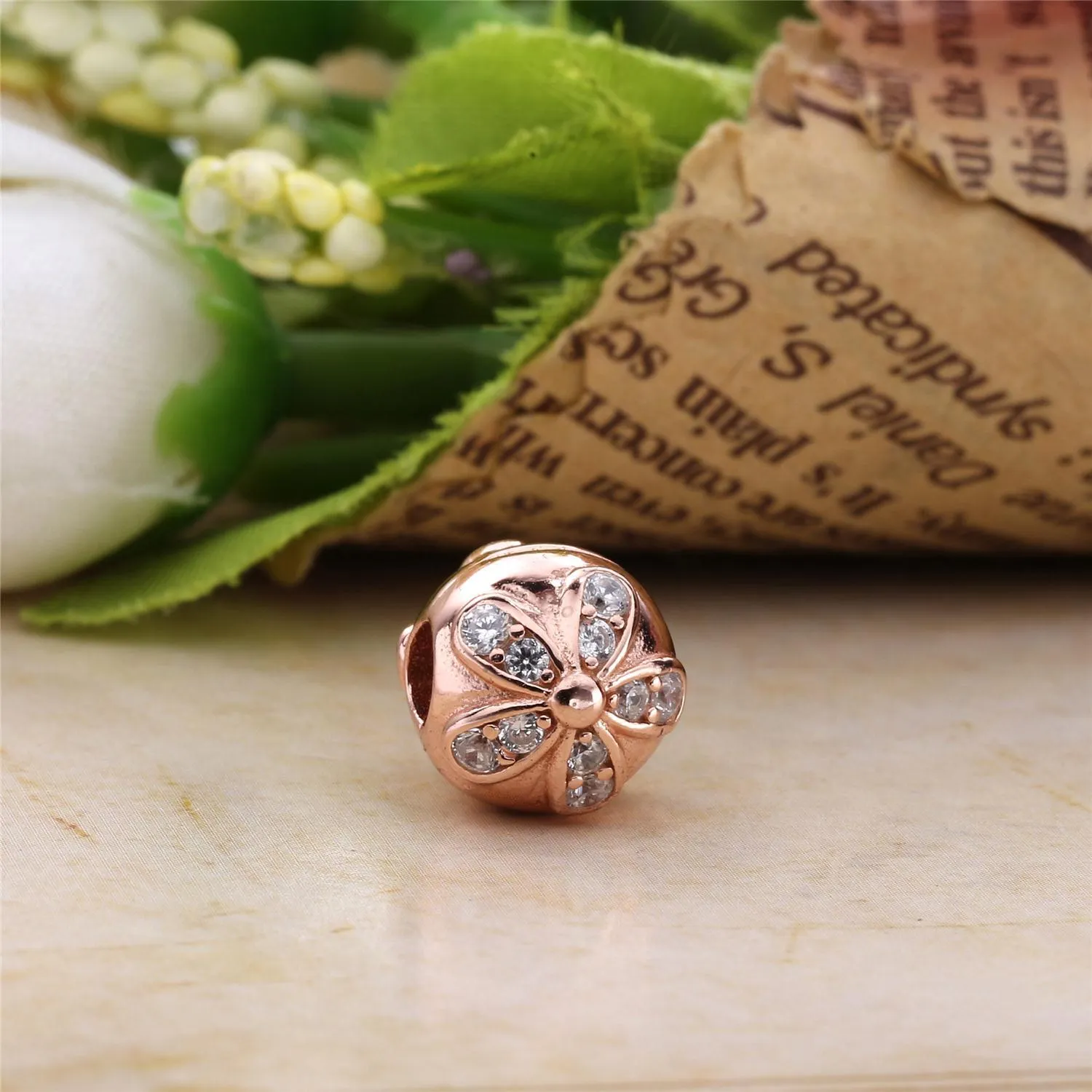 PANDORA Dazzling Daisies Rose Gold Clip - 781493CZ