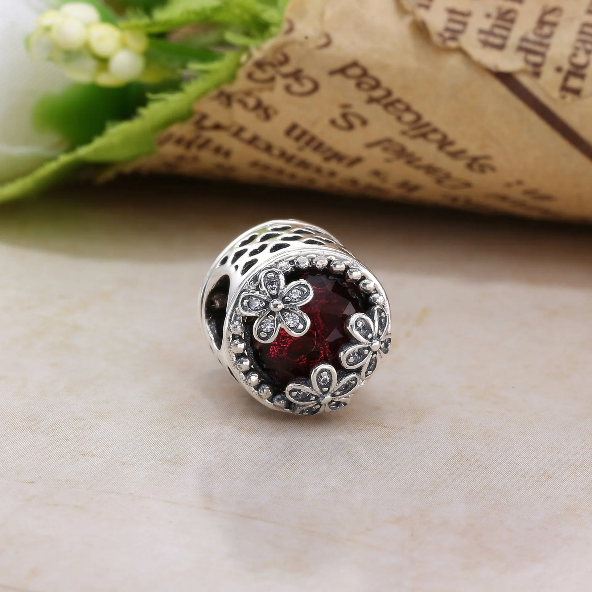 PANDORA Dazzling Daisy Meadow Pink Clear CZ Charm - 792055PCZ