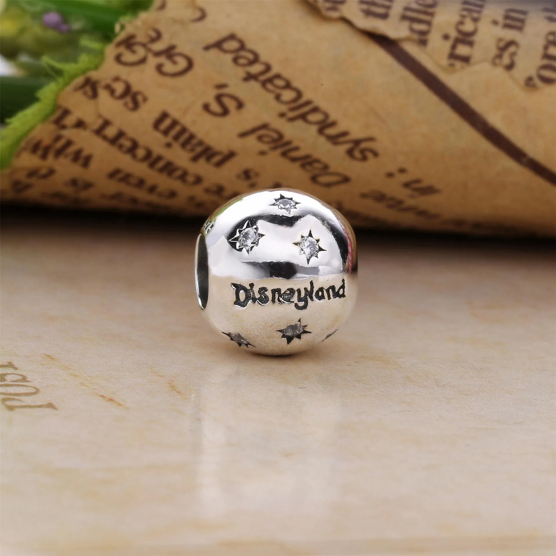 PANDORA Disneyland Resort Charm - 7501055880569P