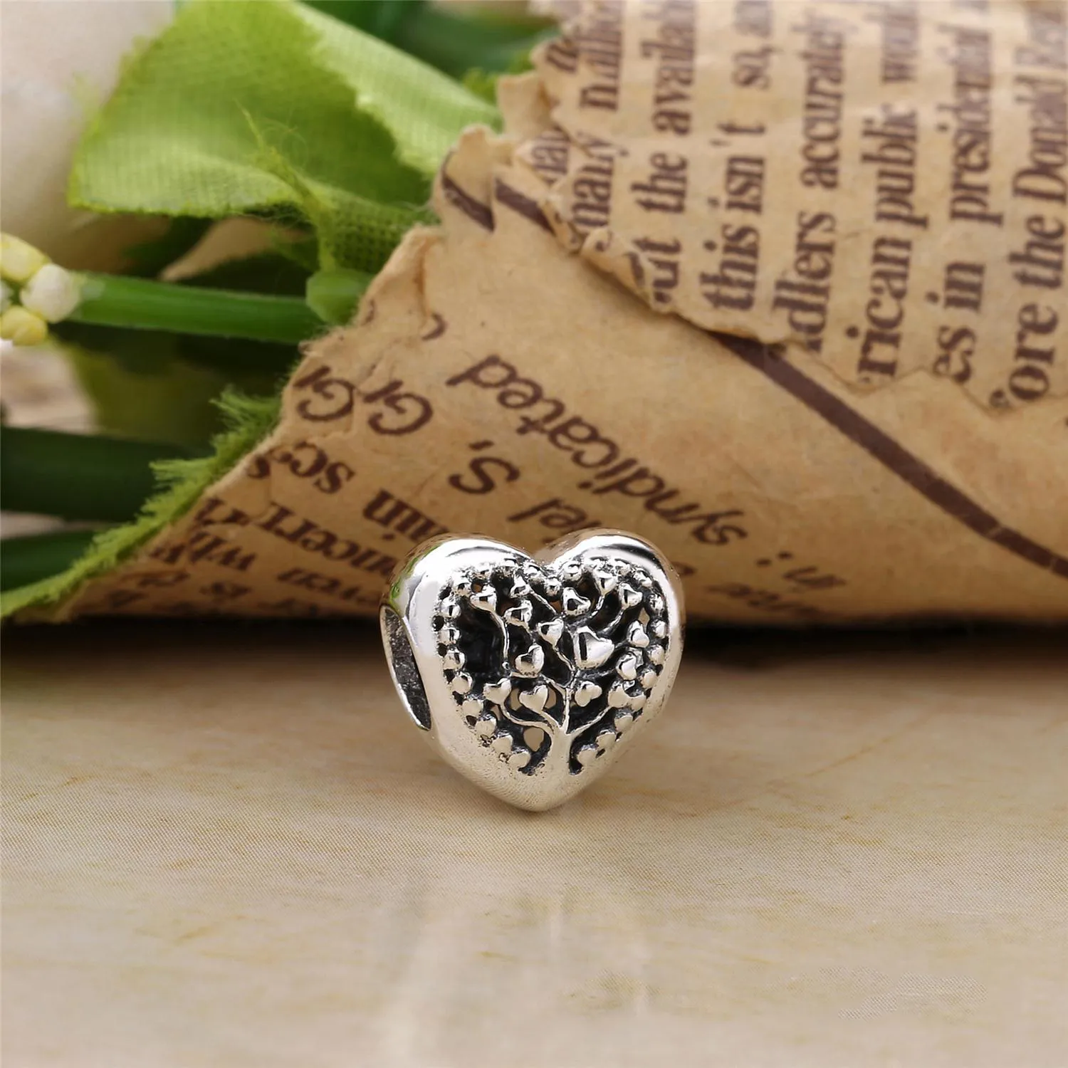 PANDORA Flourishing Hearts Charm - 797058