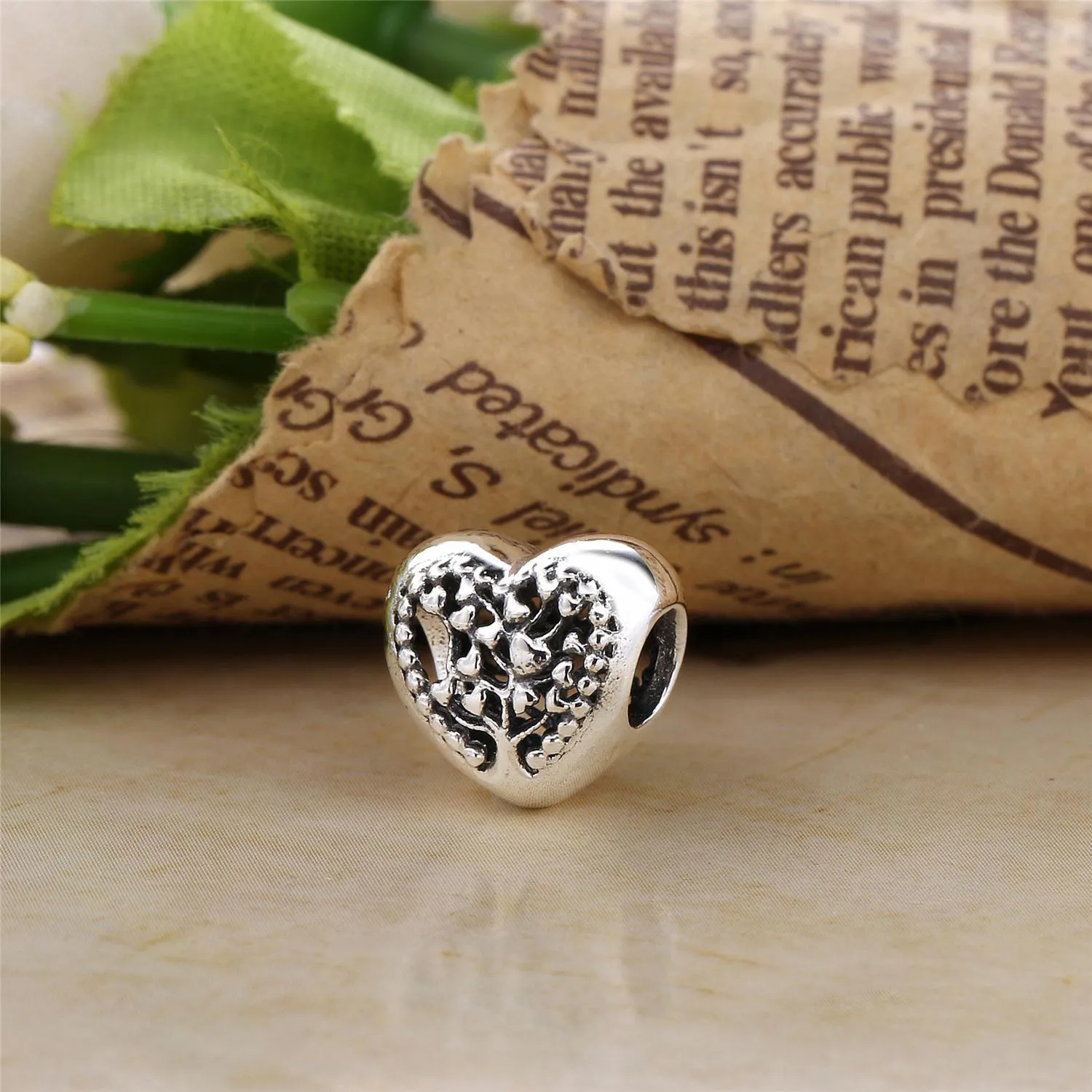 PANDORA Flourishing Hearts Charm - 797058